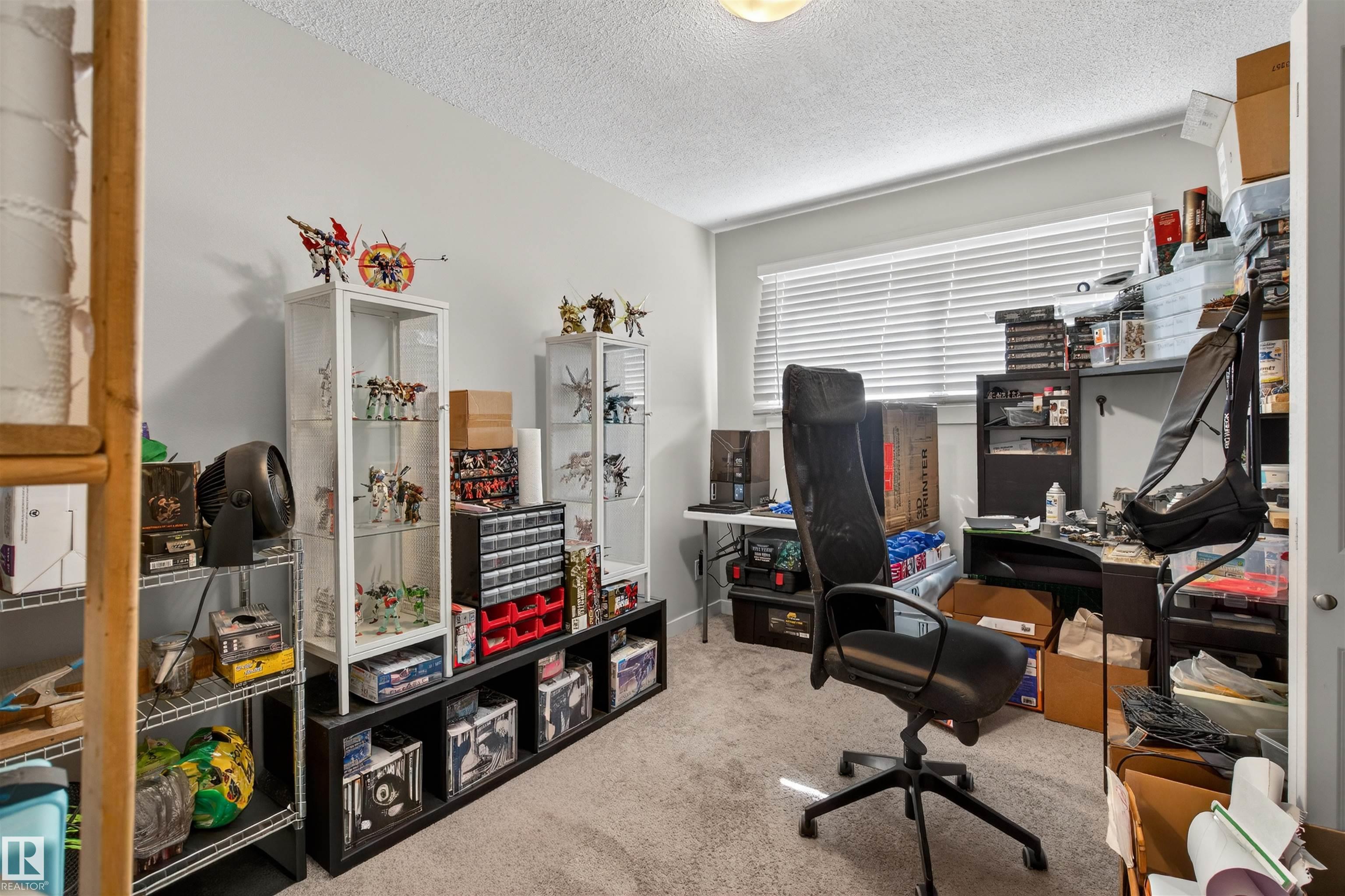 Photo 11 at 8704 136 Avenue NW, Glengarry, Edmonton