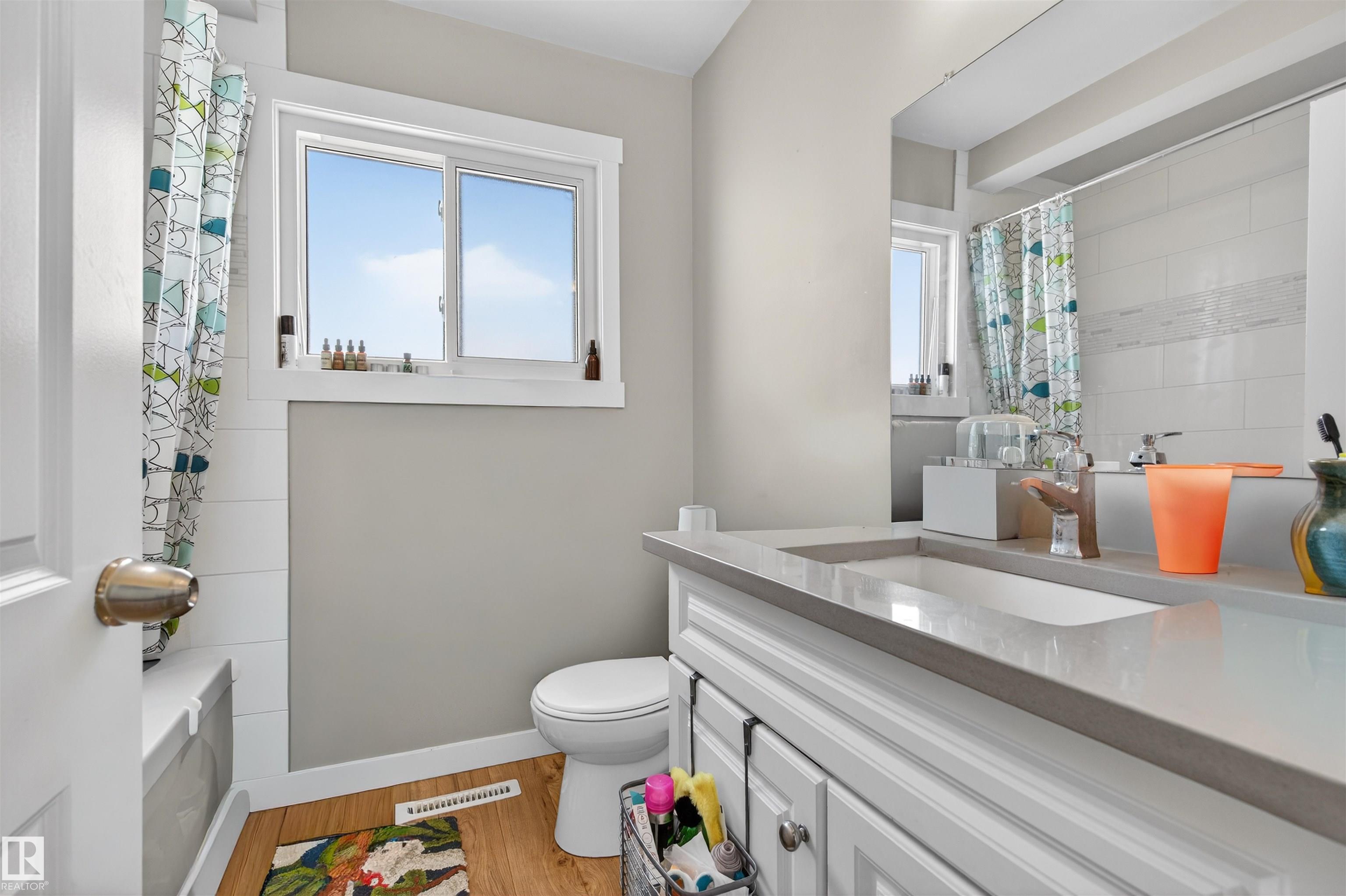 Photo 12 at 8704 136 Avenue NW, Glengarry, Edmonton