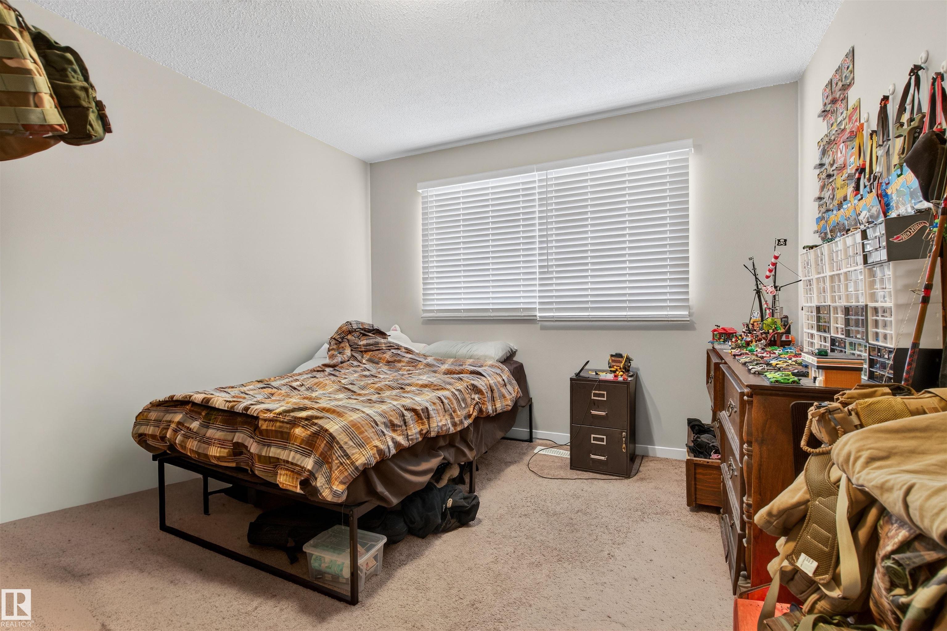 Photo 13 at 8704 136 Avenue NW, Glengarry, Edmonton