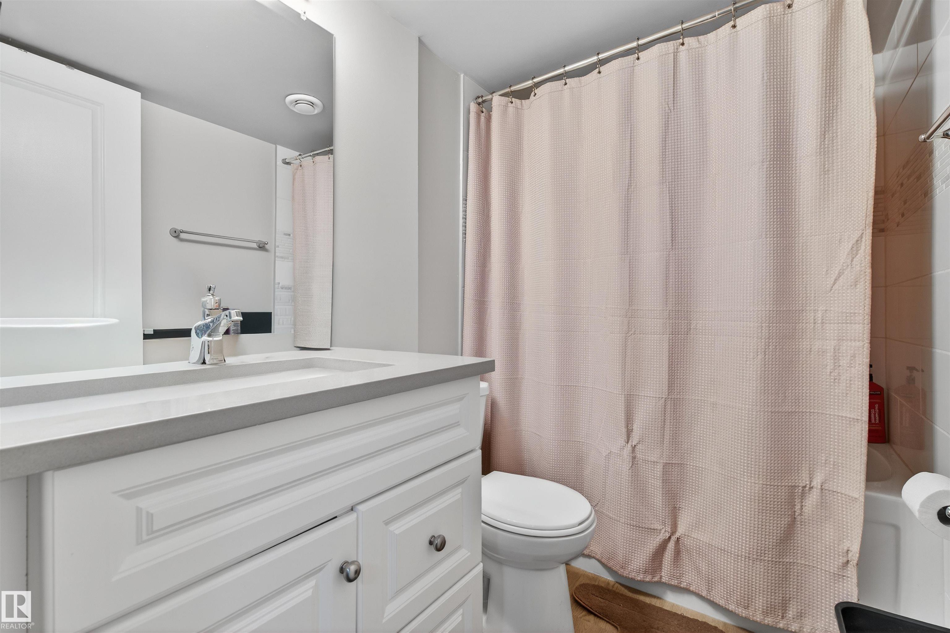 Photo 19 at 8704 136 Avenue NW, Glengarry, Edmonton