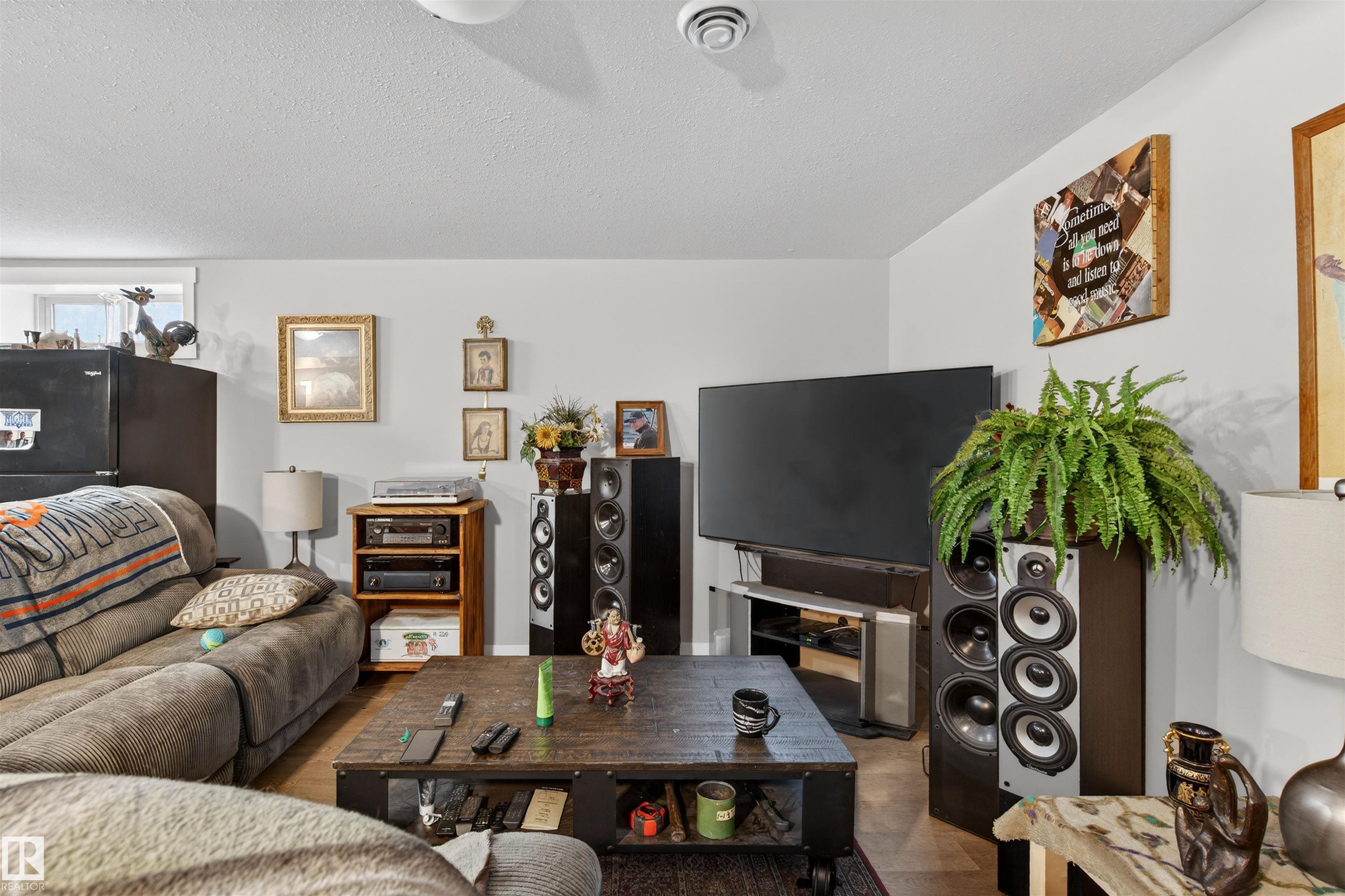 Photo 26 at 8704 136 Avenue NW, Glengarry, Edmonton