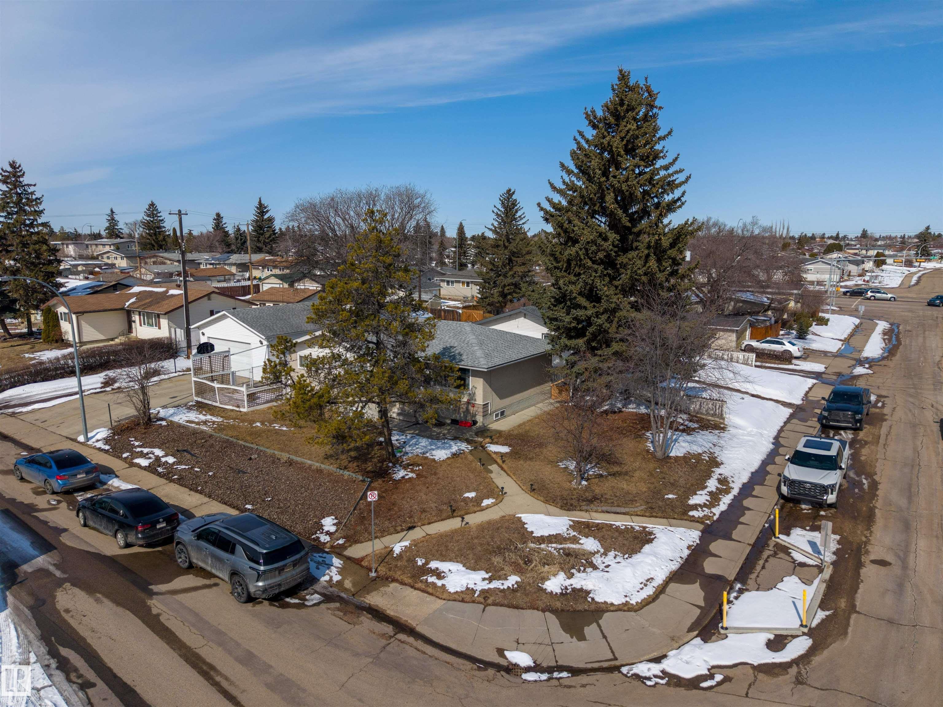 Photo 38 at 8704 136 Avenue NW, Glengarry, Edmonton