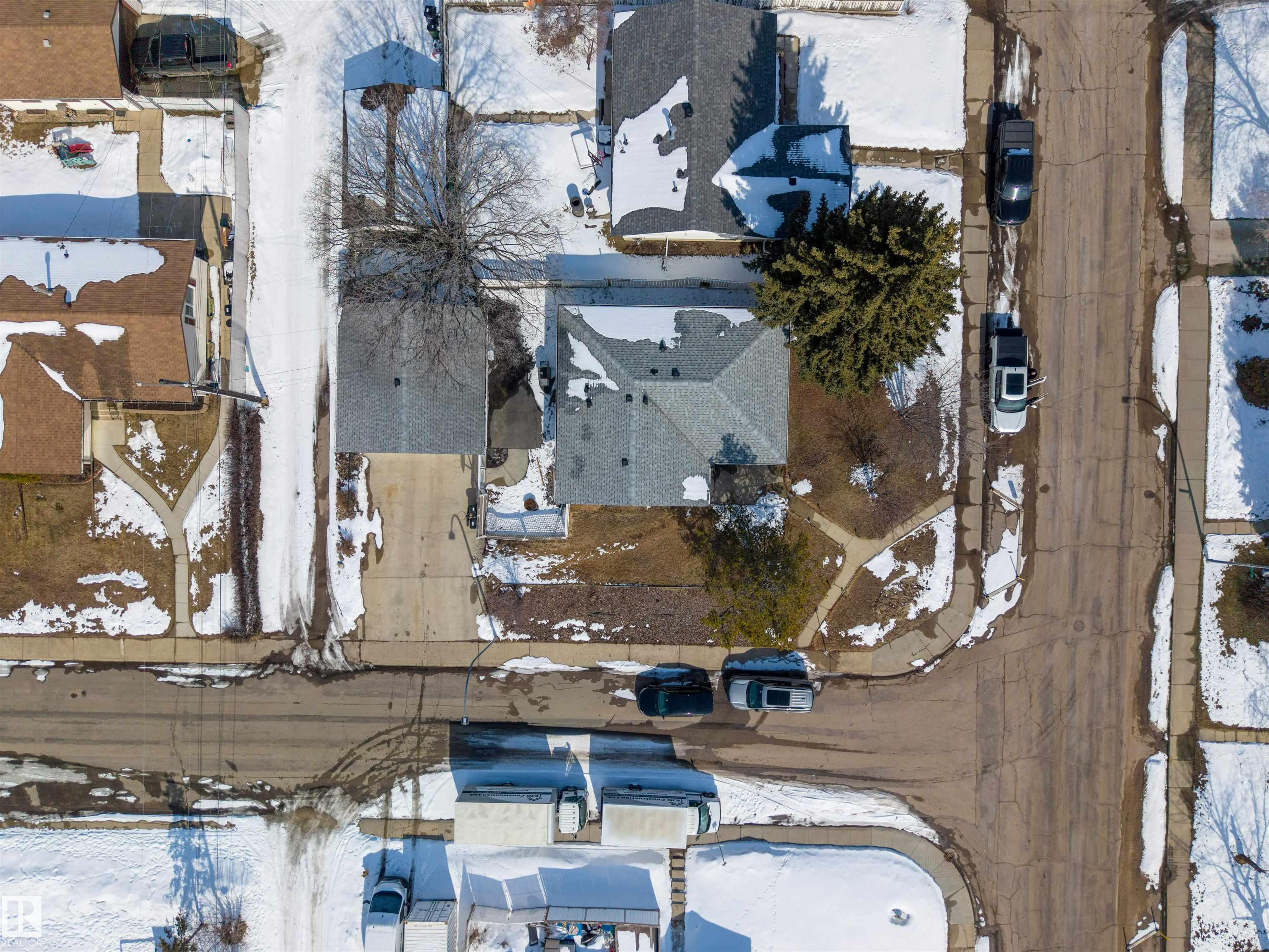 Photo 39 at 8704 136 Avenue NW, Glengarry, Edmonton