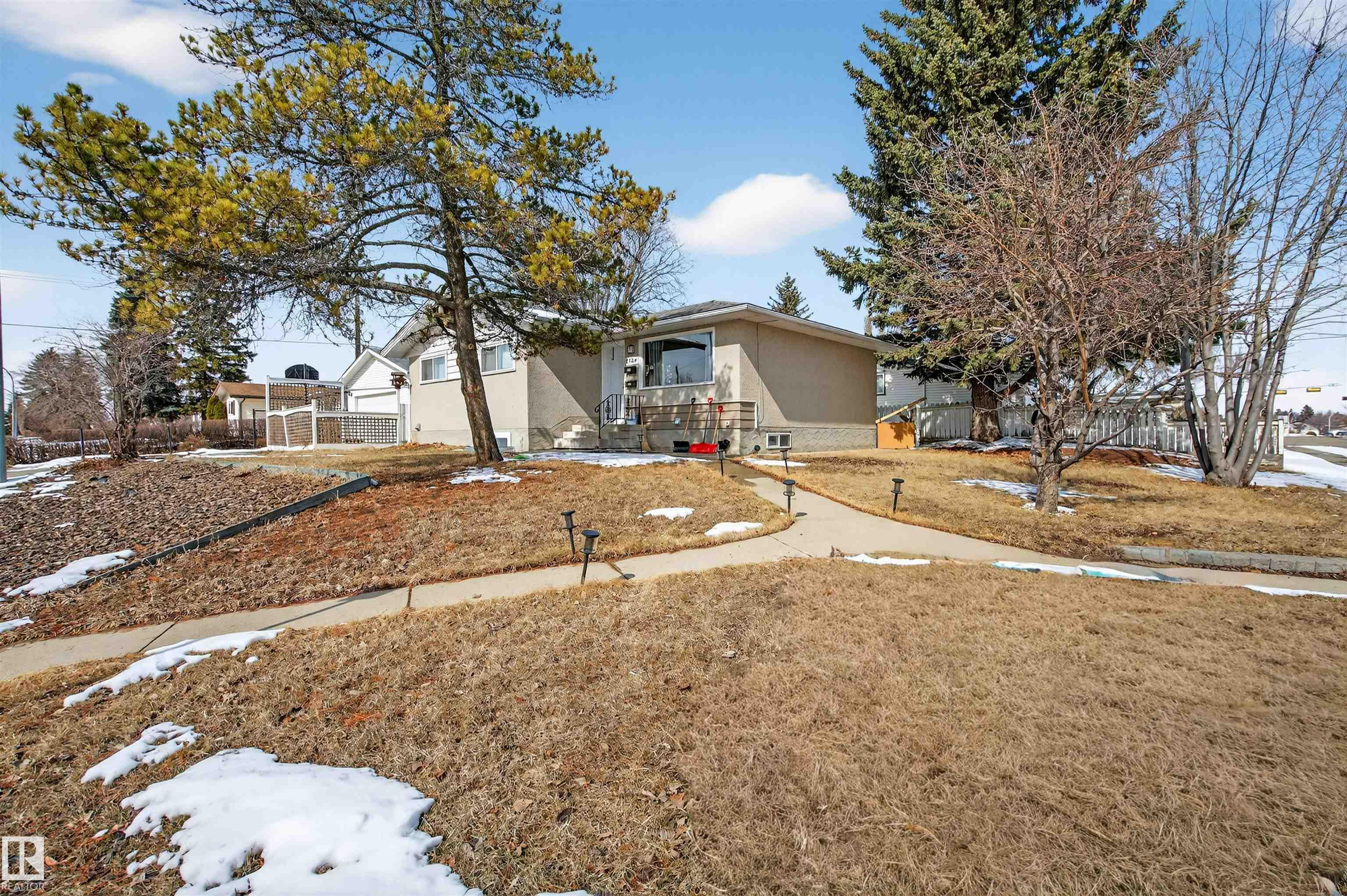 Photo 45 at 8704 136 Avenue NW, Glengarry, Edmonton