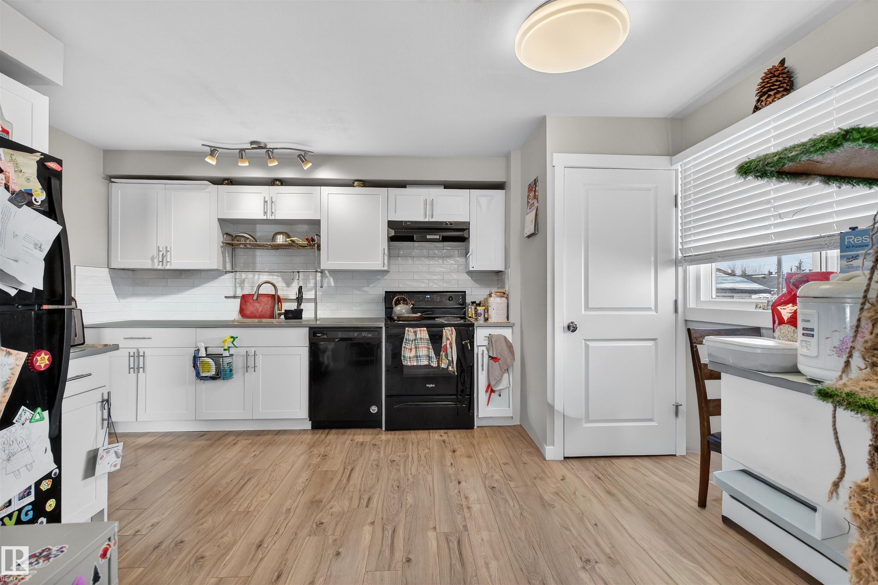 8704 136 Avenue NW, Glengarry, Edmonton