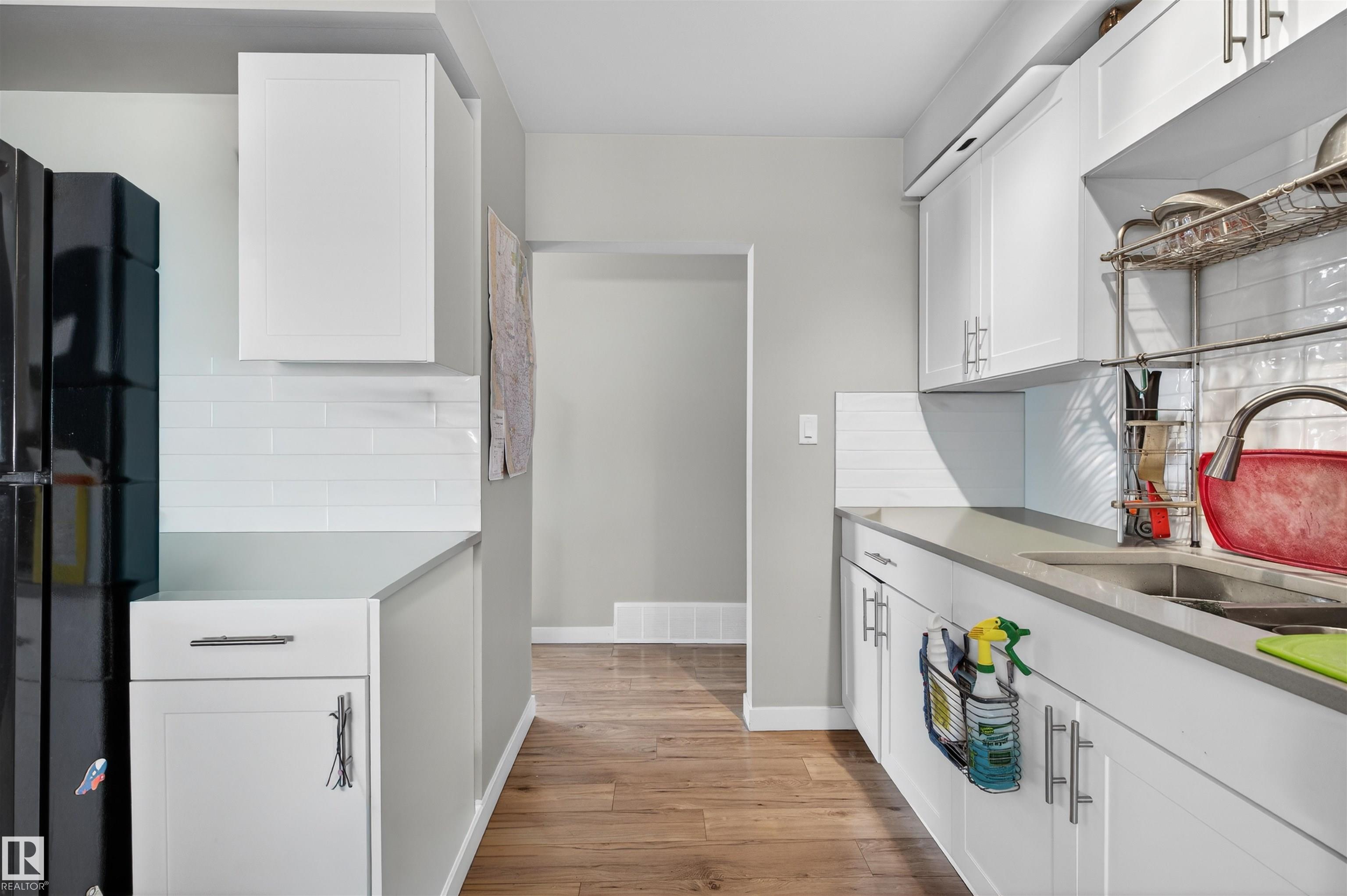 Photo 8 at 8704 136 Avenue NW, Glengarry, Edmonton