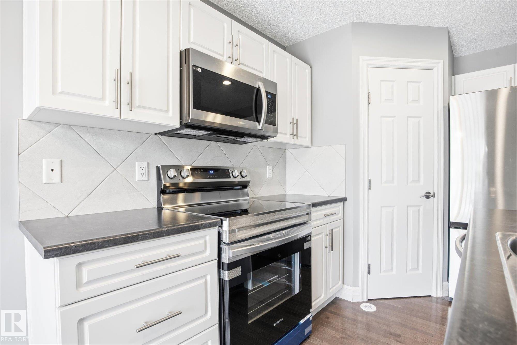 Photo 12 at 6861 Cardinal Link SW, Chappelle Area, Edmonton