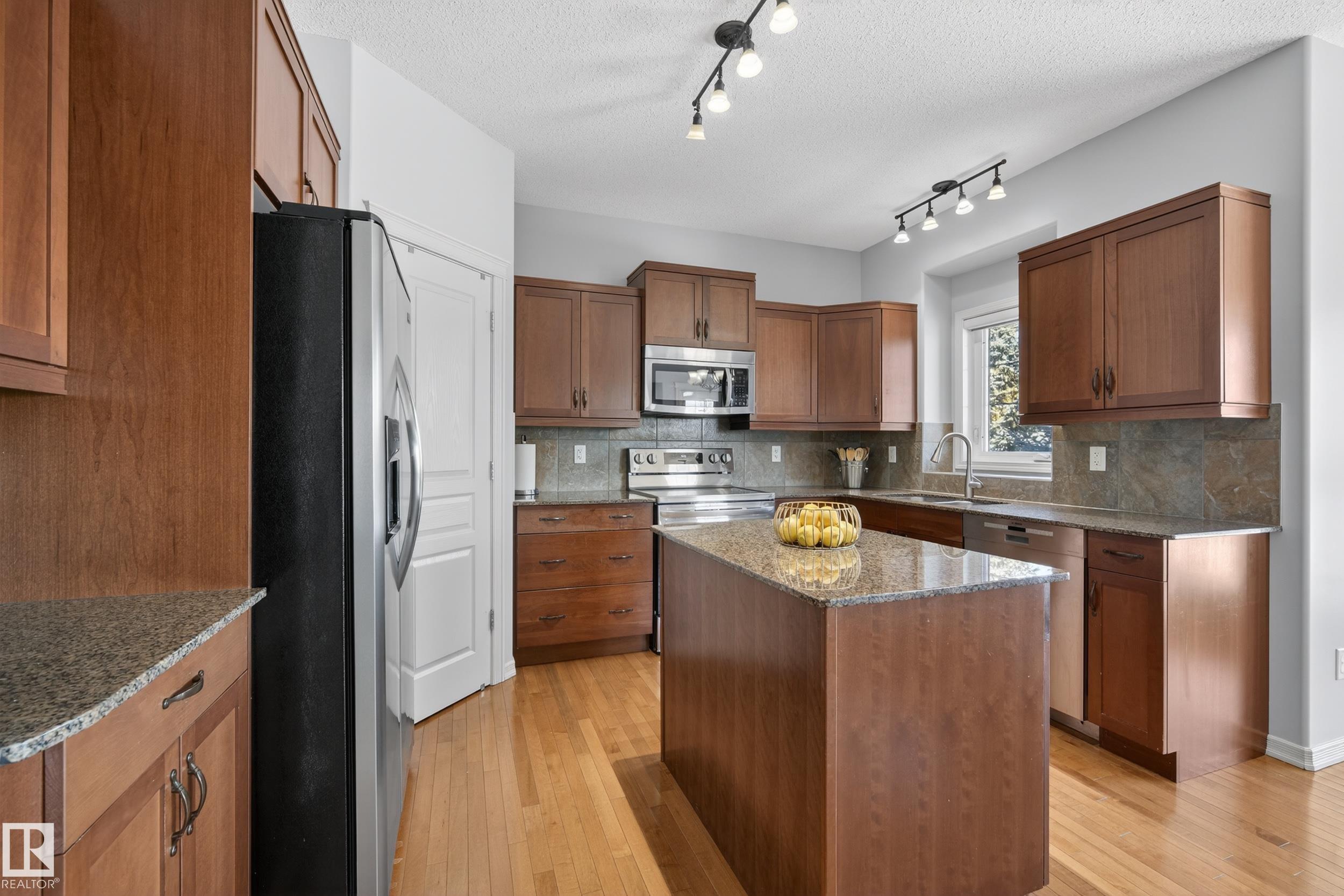 20714 56a Avenue NW, The Hamptons, Edmonton