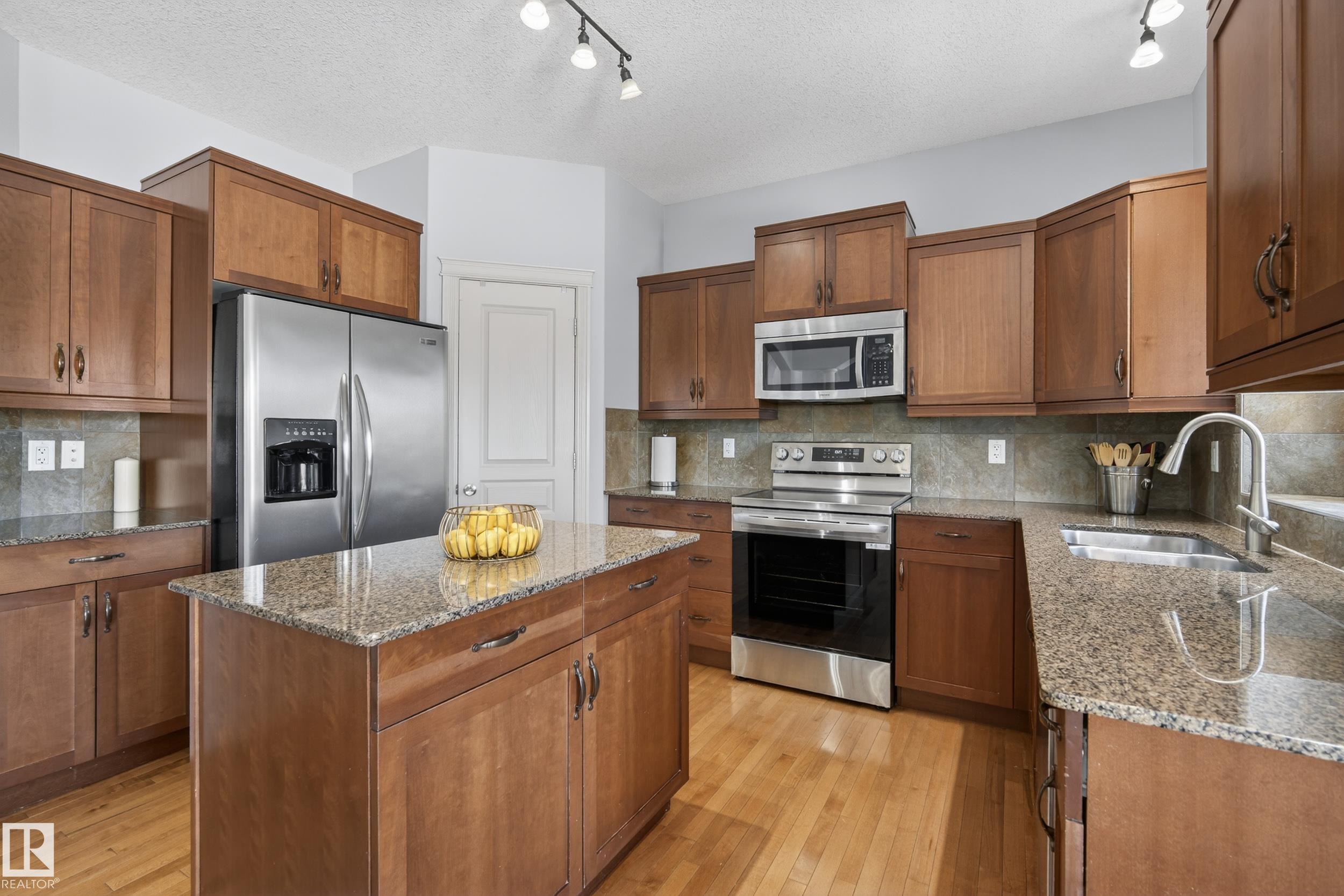 Photo 6 at 20714 56a Avenue NW, The Hamptons, Edmonton