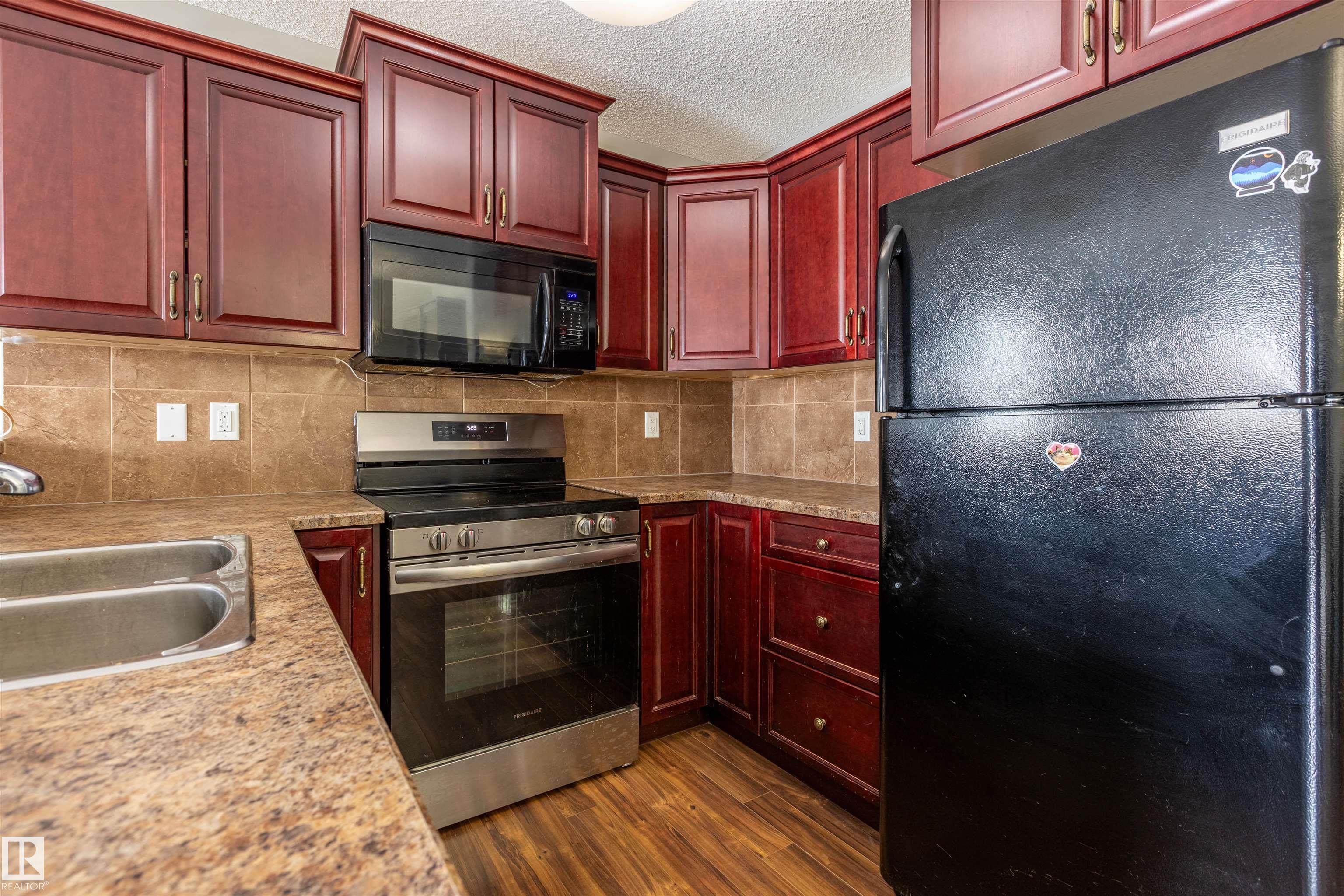 Photo 6 at 12 - 9511 102 Avenue, Morinville