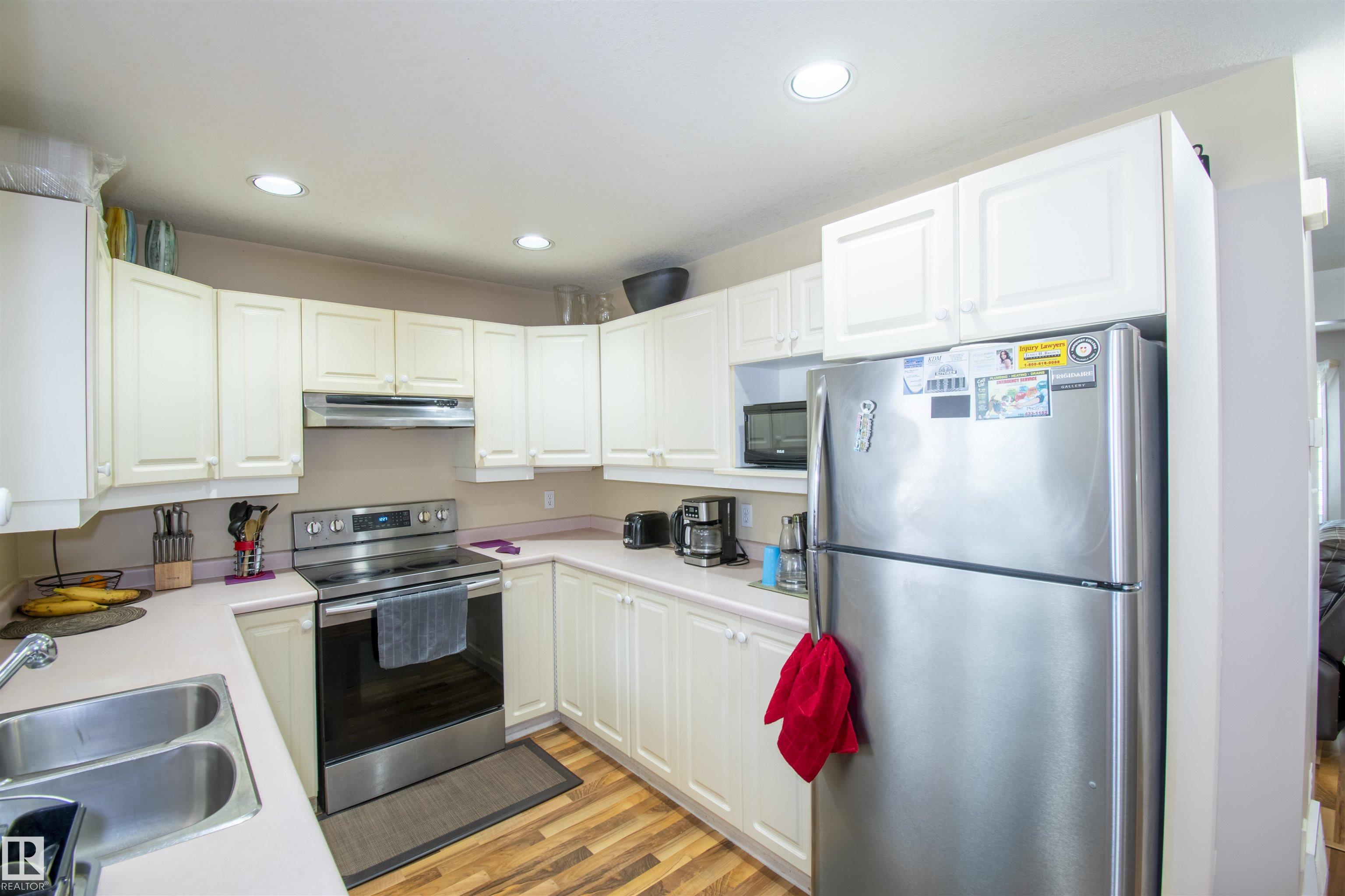 Photo 13 at 2 - 9703 174 Street NW, Terra Losa, Edmonton