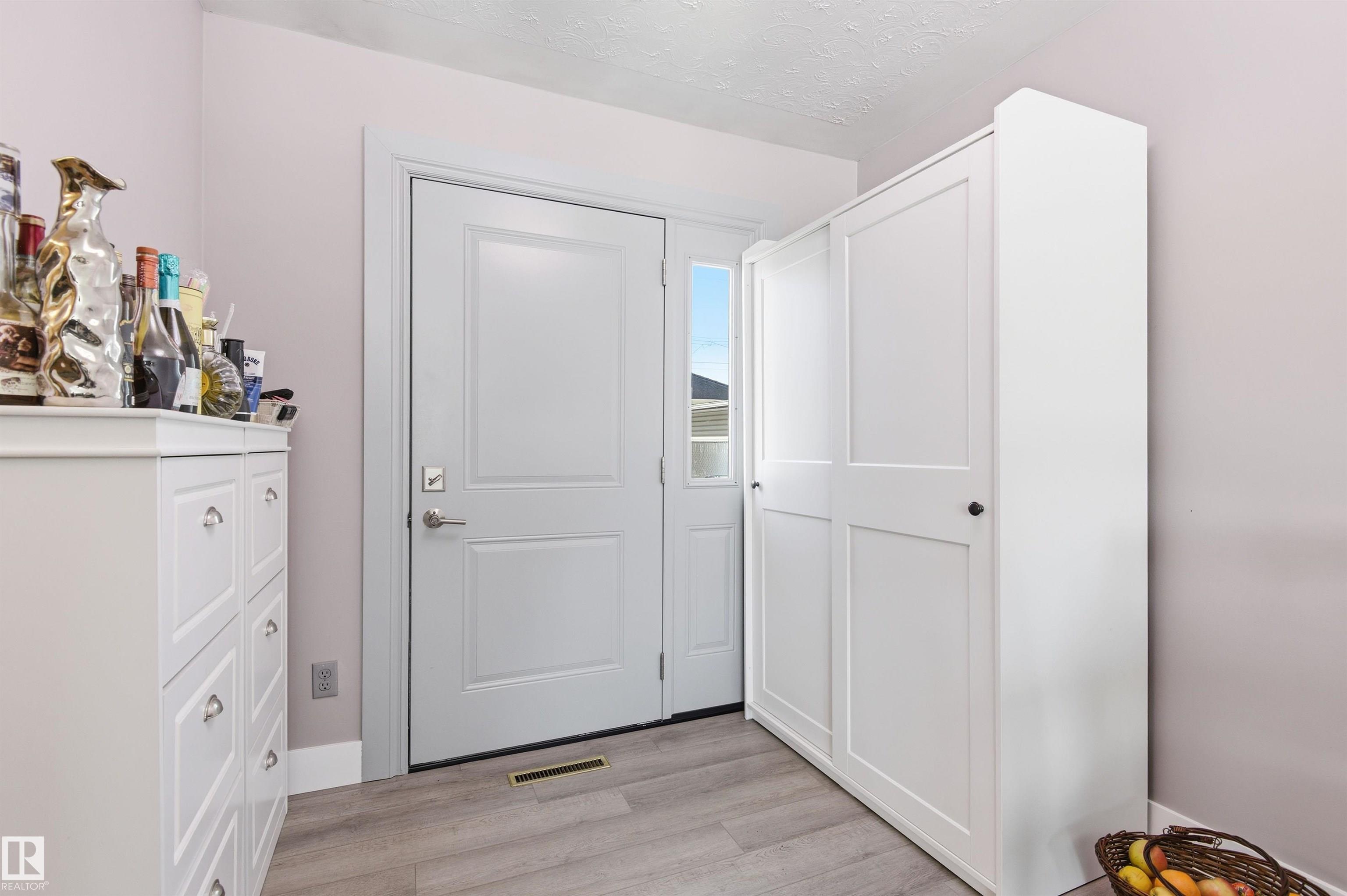 Photo 11 at 12904 95 Street NW, Killarney, Edmonton
