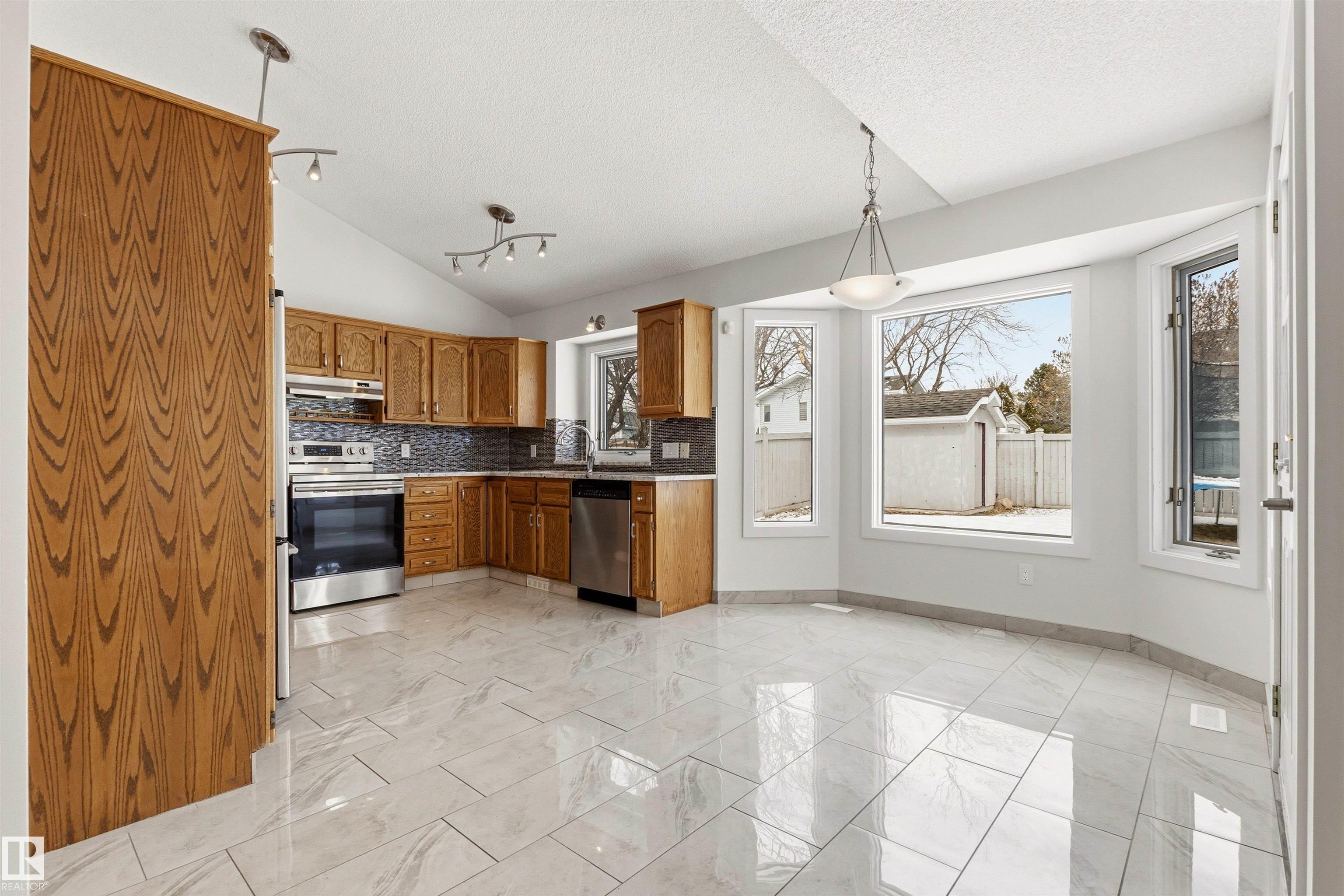 Photo 18 at 3668 31a Street NW, Wild Rose, Edmonton