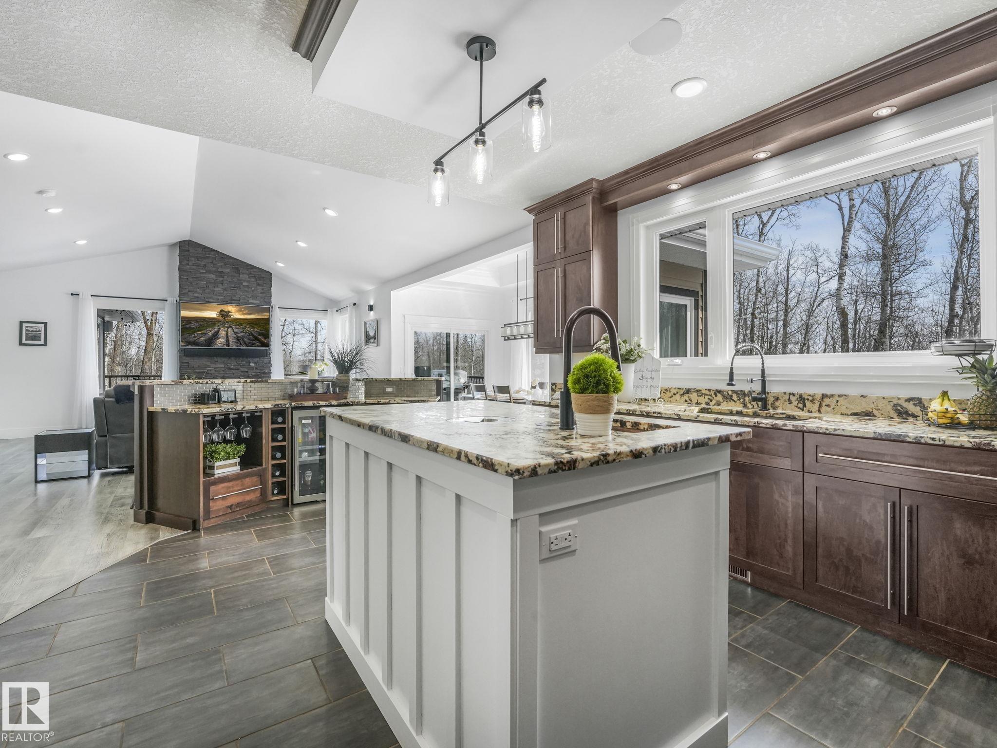 Photo 10 at 90 - 50054 Rge Road, Rosewood Estates, Rural Leduc County