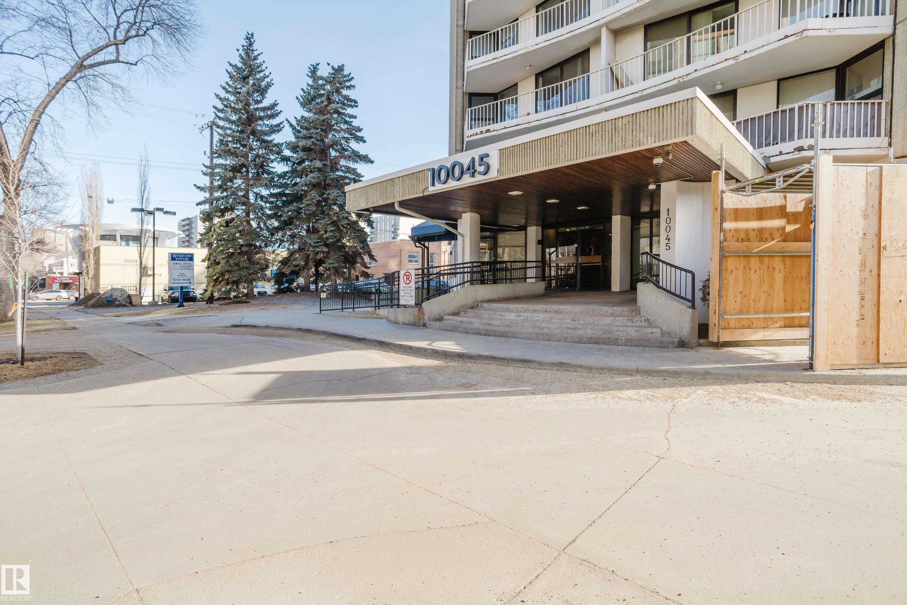 402 - 10045 117 Street NW, Wîhkwêntôwin, Edmonton
