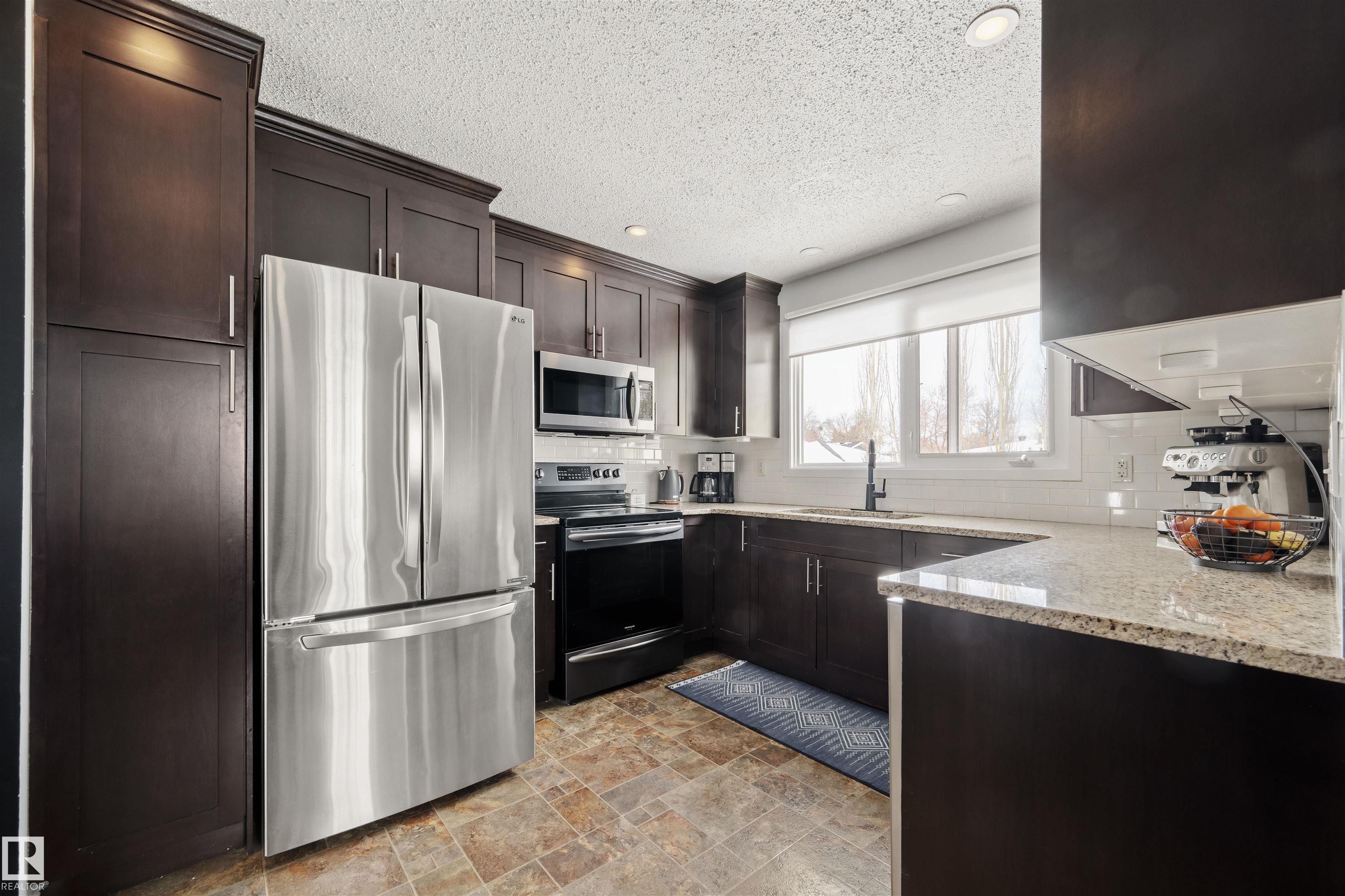 Photo 7 at 15 Arbor Crescent, Akinsdale, St. Albert