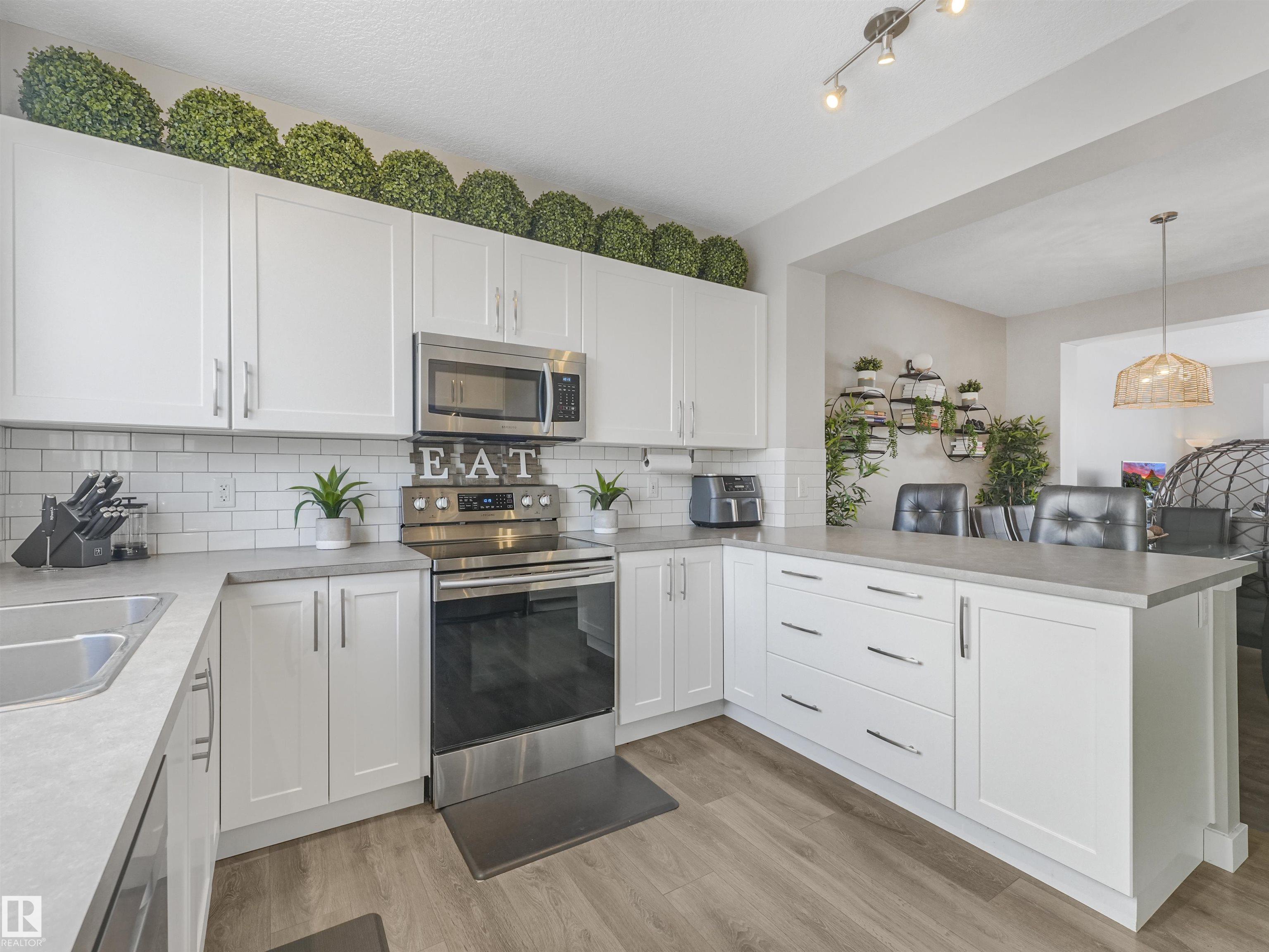 Photo 14 at 725 36 Street SW, Charlesworth, Edmonton