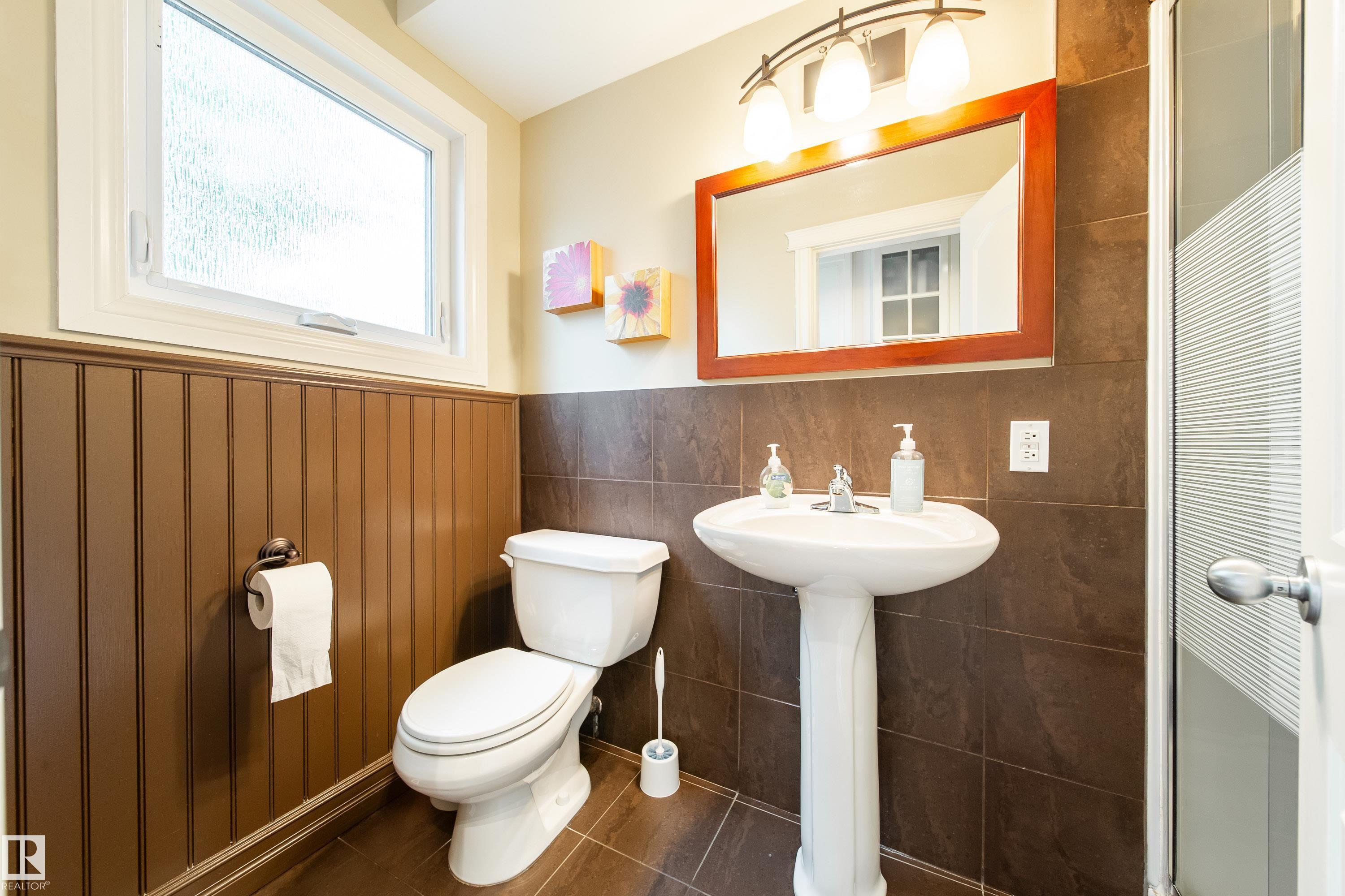 Photo 11 at 4128 125 Street NW, Aspen Gardens, Edmonton