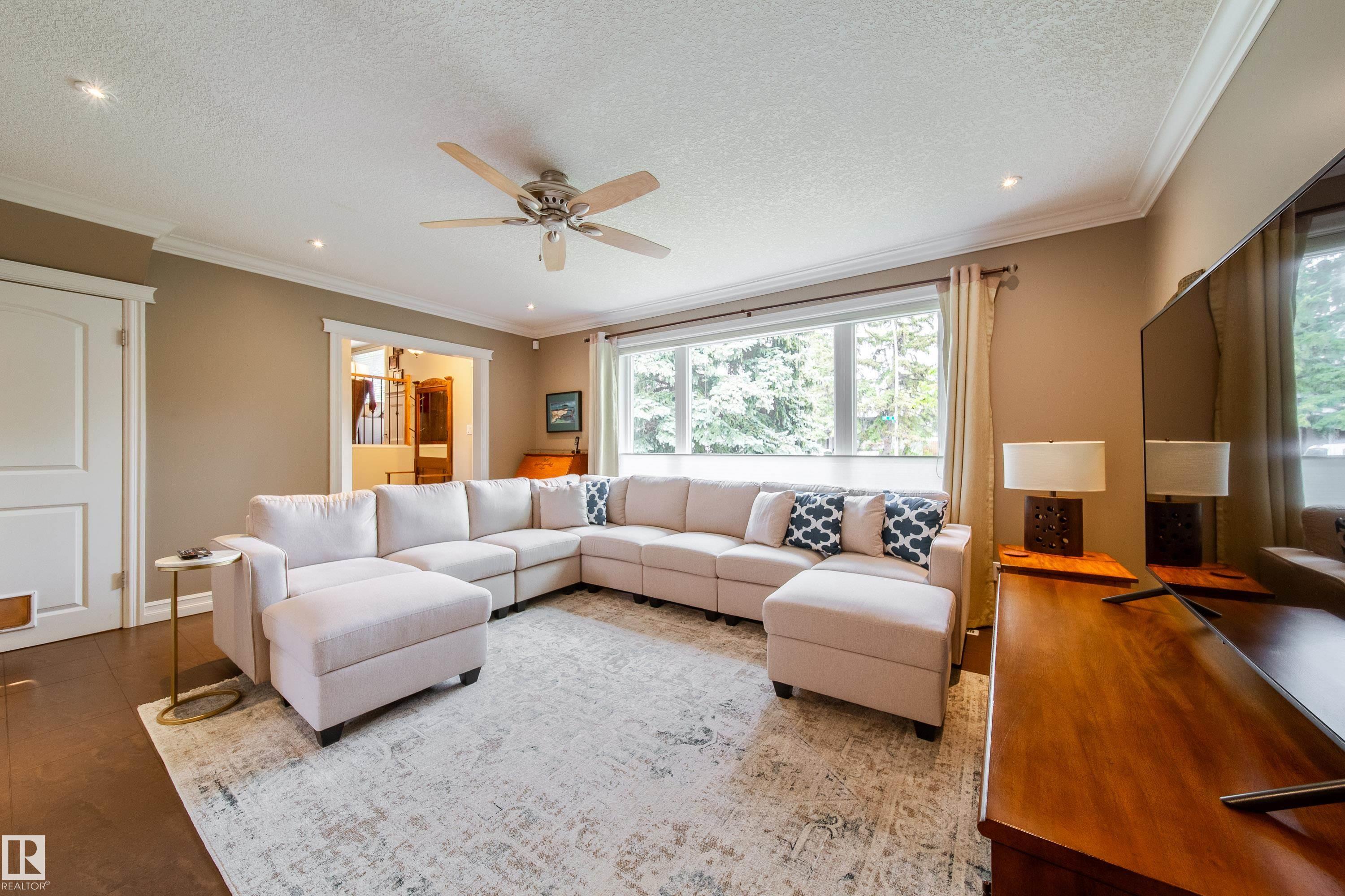 Photo 7 at 4128 125 Street NW, Aspen Gardens, Edmonton