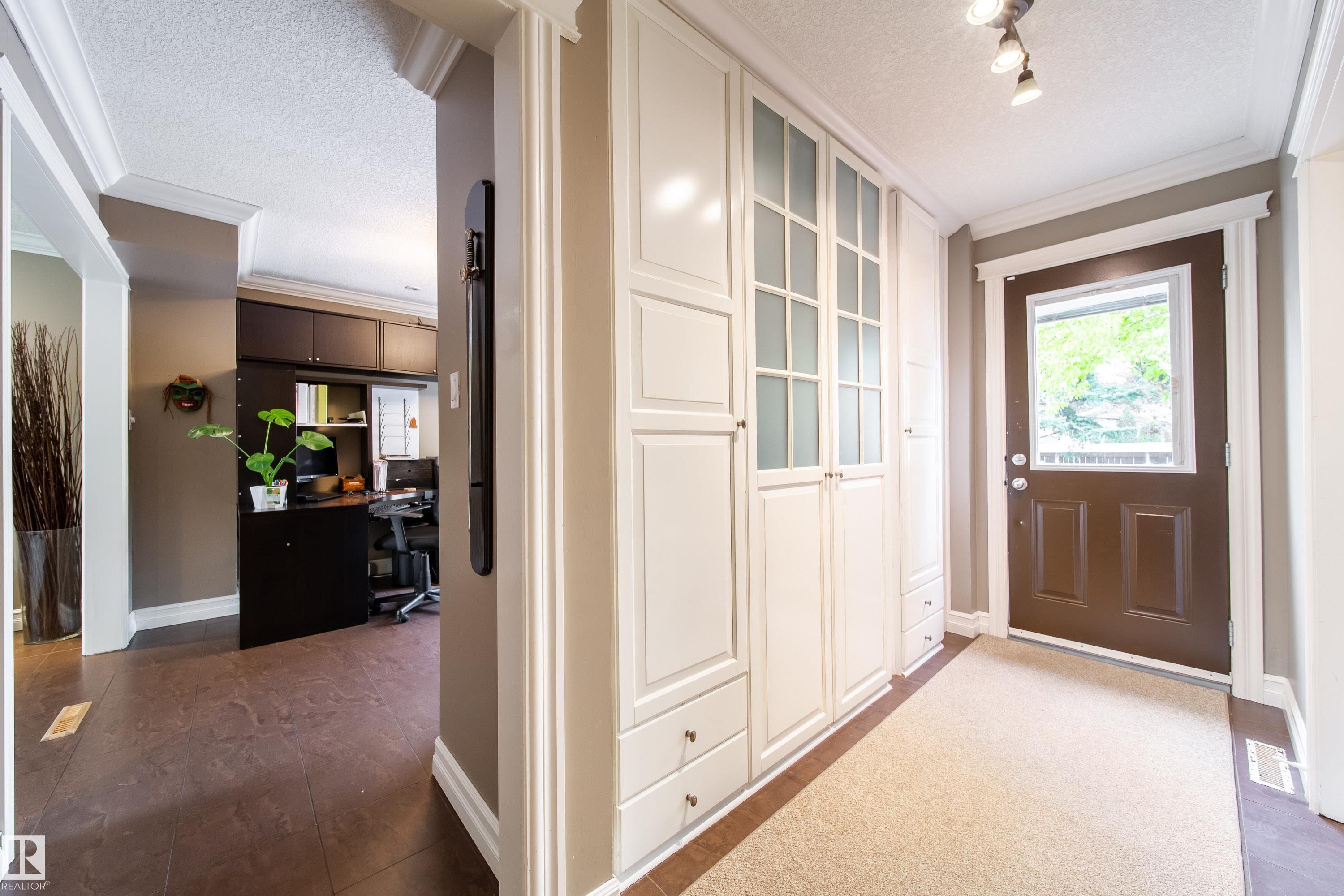 Photo 10 at 4128 125 Street NW, Aspen Gardens, Edmonton
