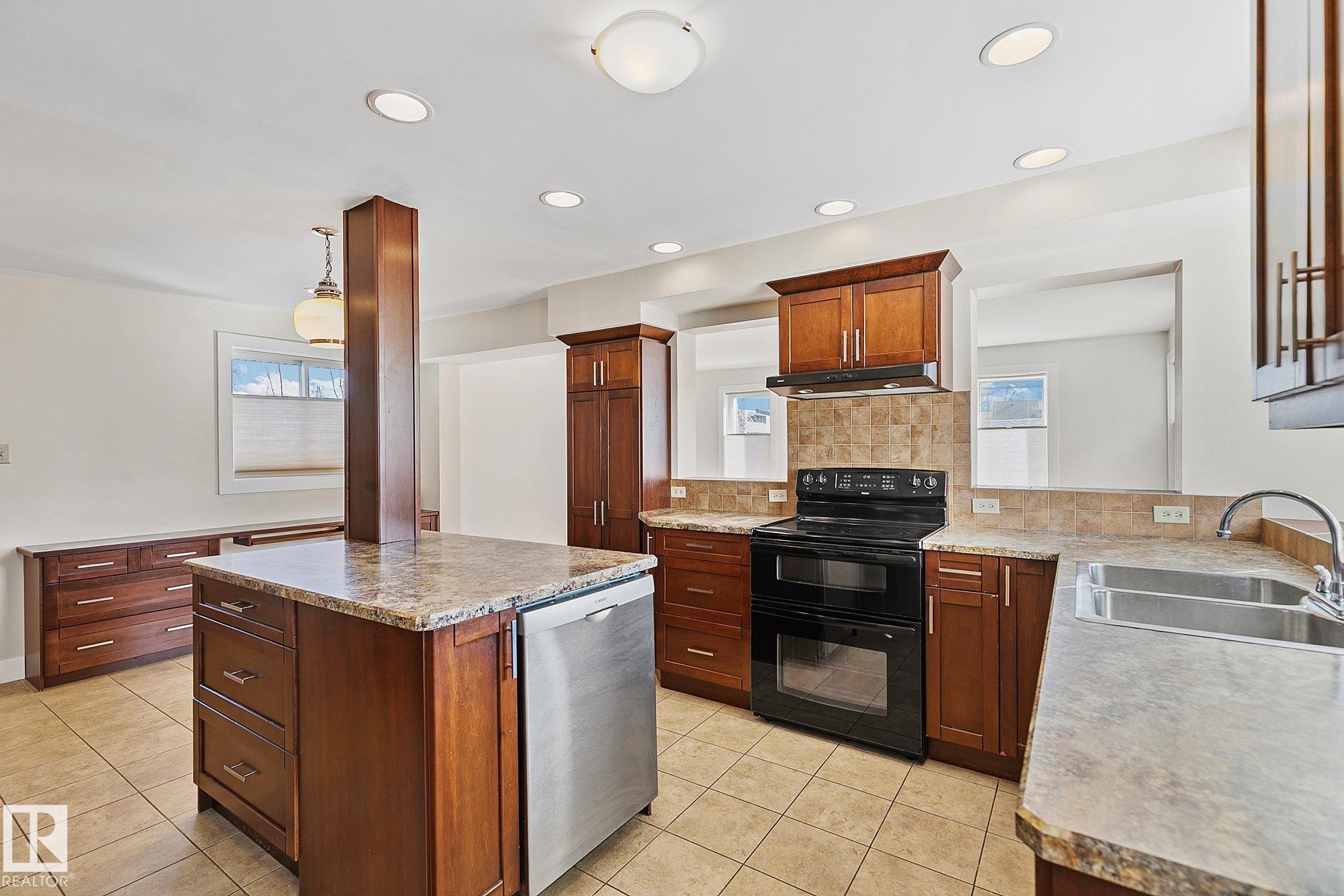 Photo 13 at 10823 130 Street NW, Westmount, Edmonton