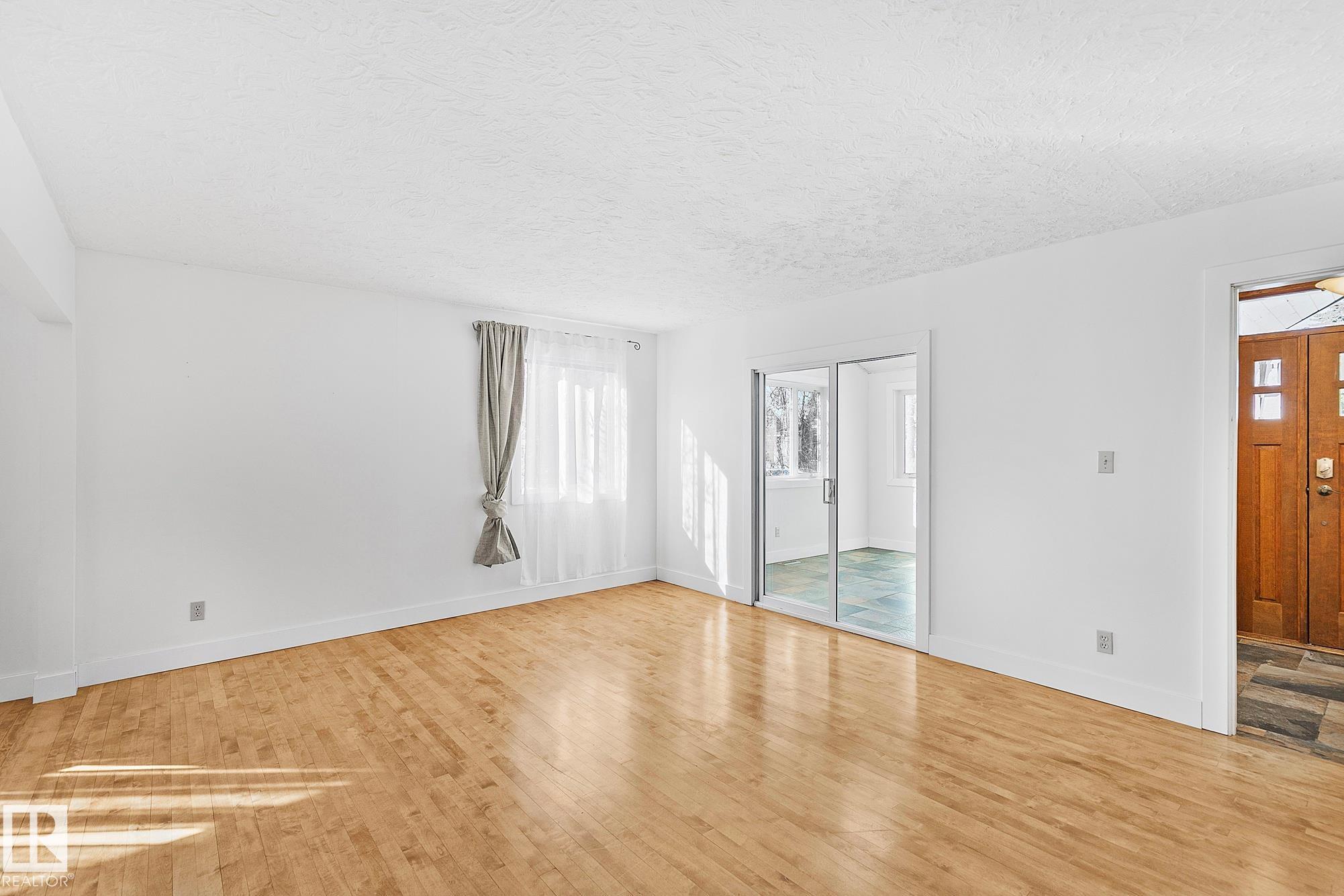 Photo 6 at 10823 130 Street NW, Westmount, Edmonton