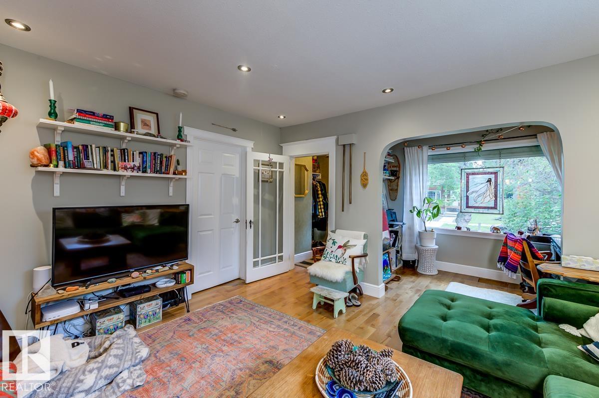 Photo 6 at 10950 73 Avenue NW, McKernan, Edmonton