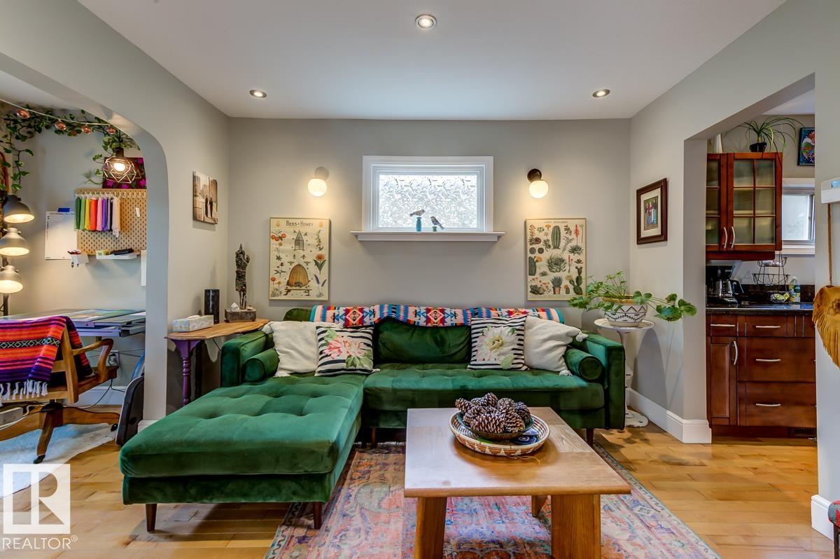 Photo 8 at 10950 73 Avenue NW, McKernan, Edmonton