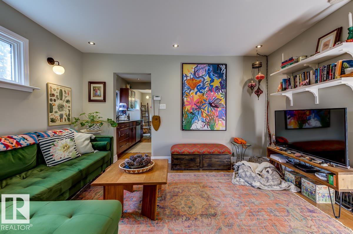 Photo 10 at 10950 73 Avenue NW, McKernan, Edmonton