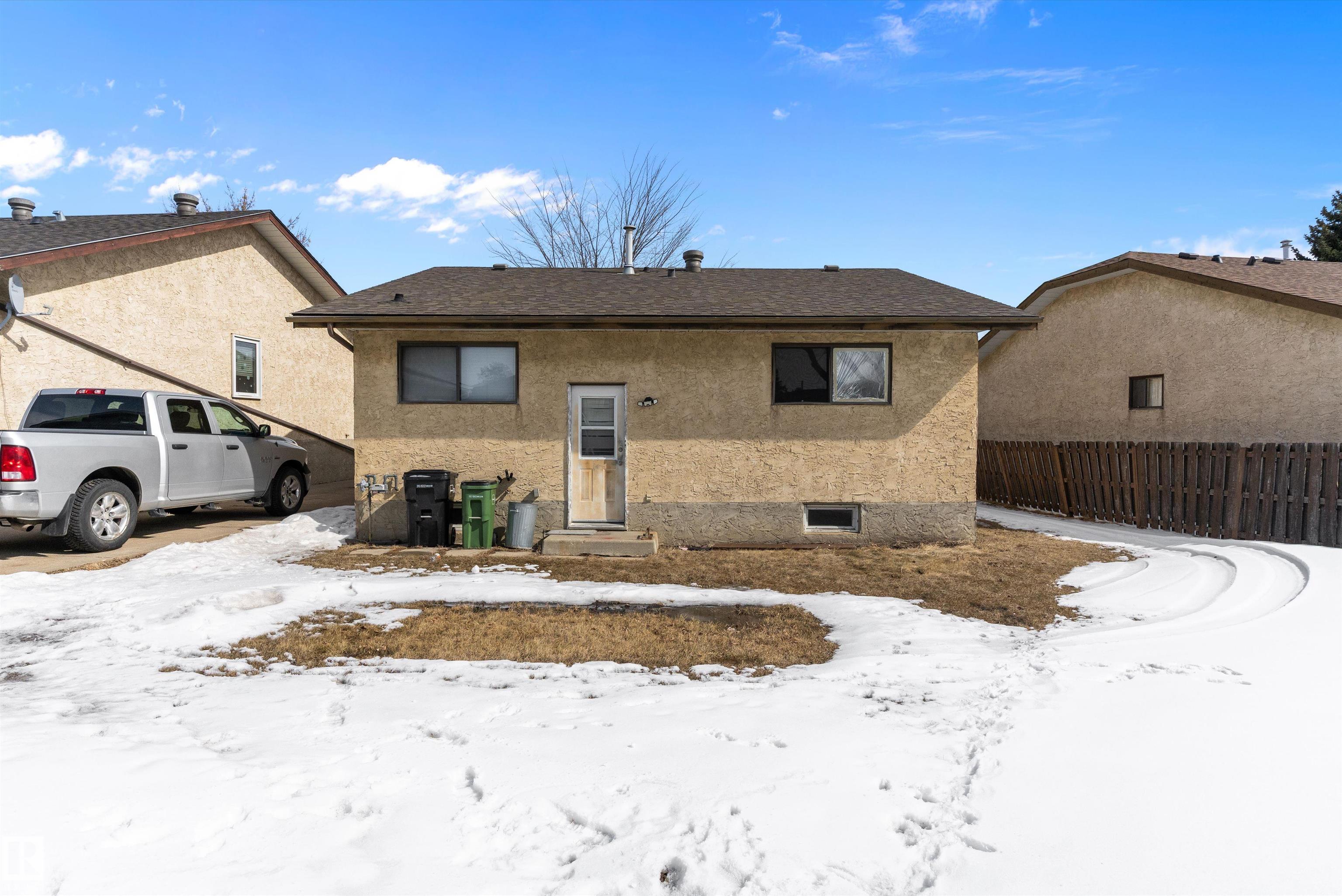 Photo 2 at 15120 20 Street NW, Fraser, Edmonton