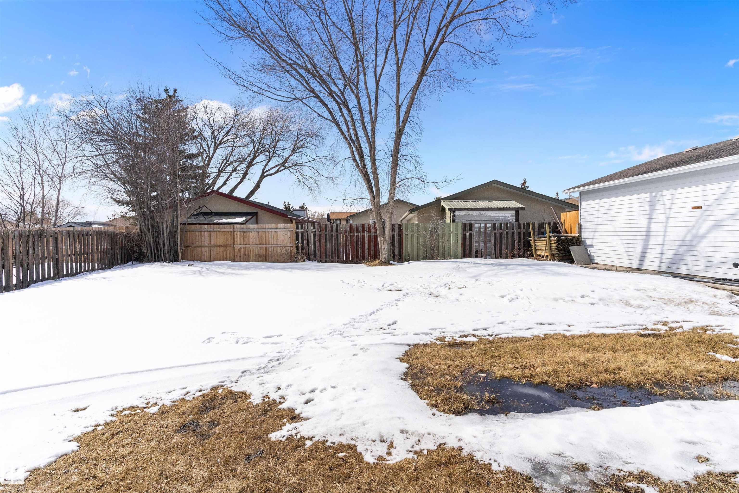 Photo 33 at 15120 20 Street NW, Fraser, Edmonton