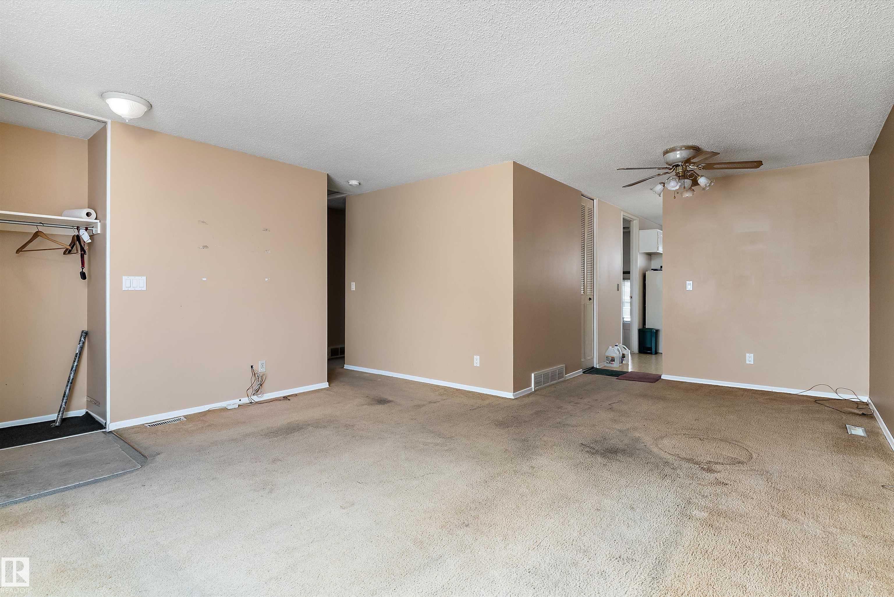 Photo 7 at 15120 20 Street NW, Fraser, Edmonton