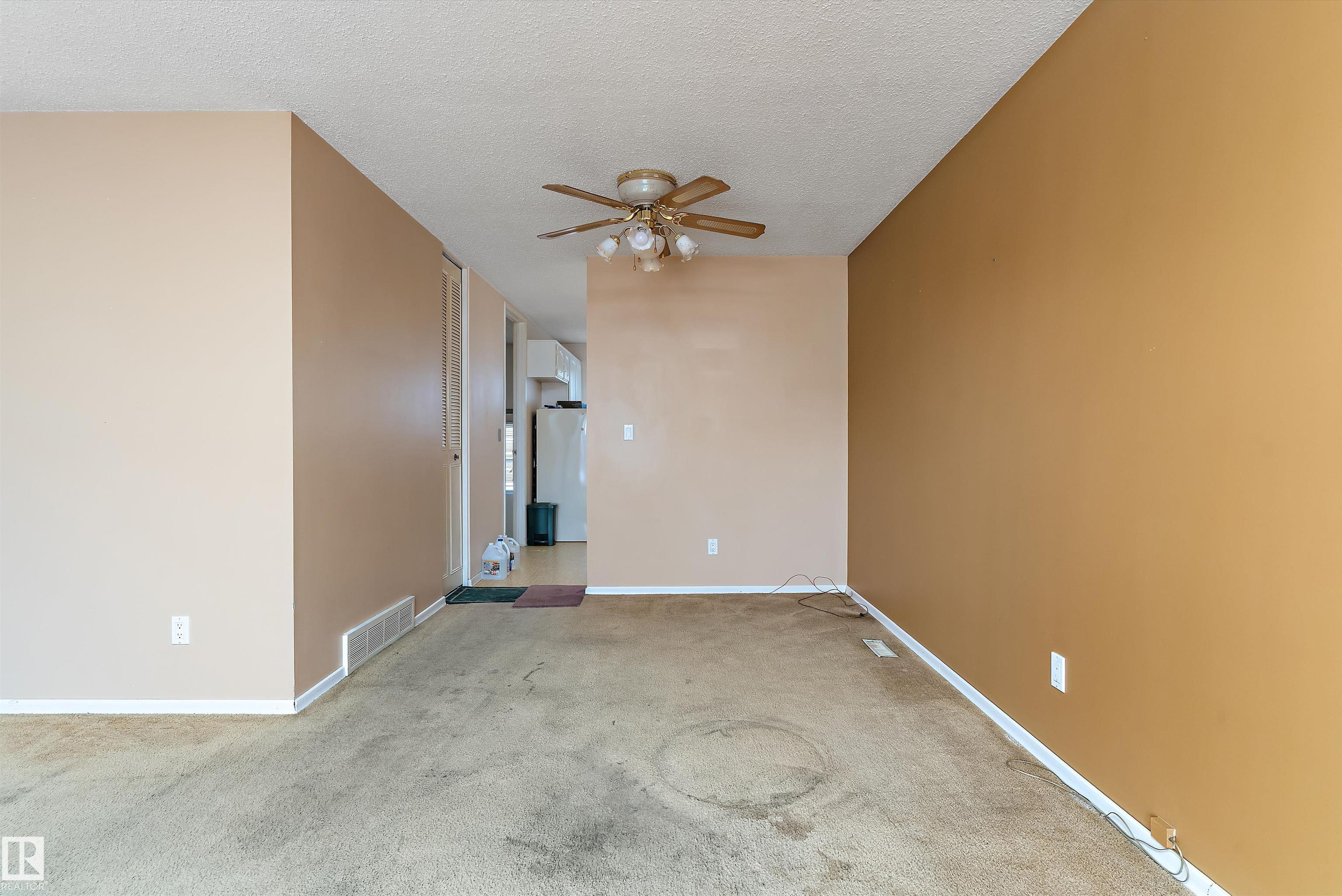 Photo 8 at 15120 20 Street NW, Fraser, Edmonton