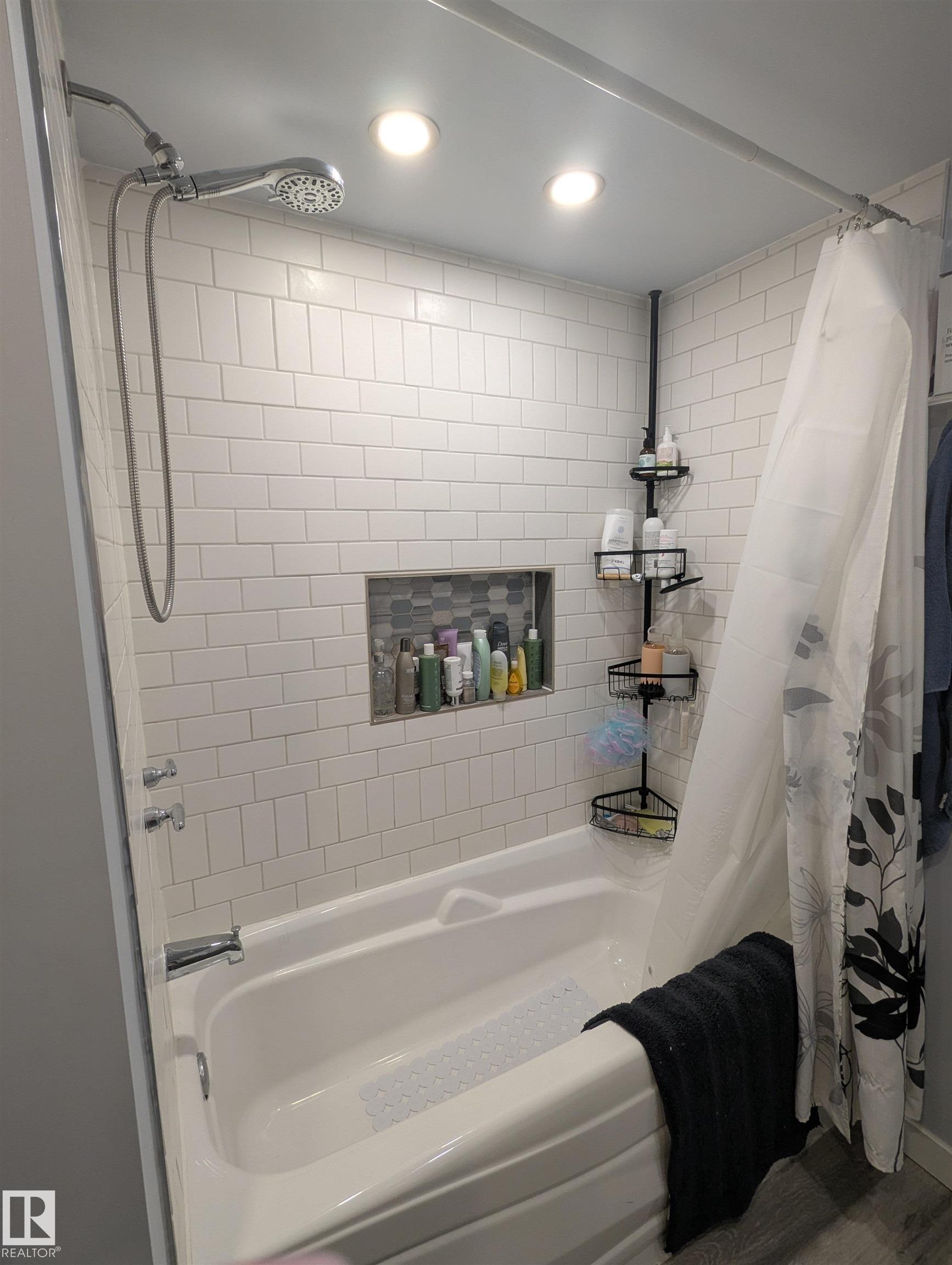 Photo 13 at 2 - 9140 149 Street NW, Jasper Park, Edmonton