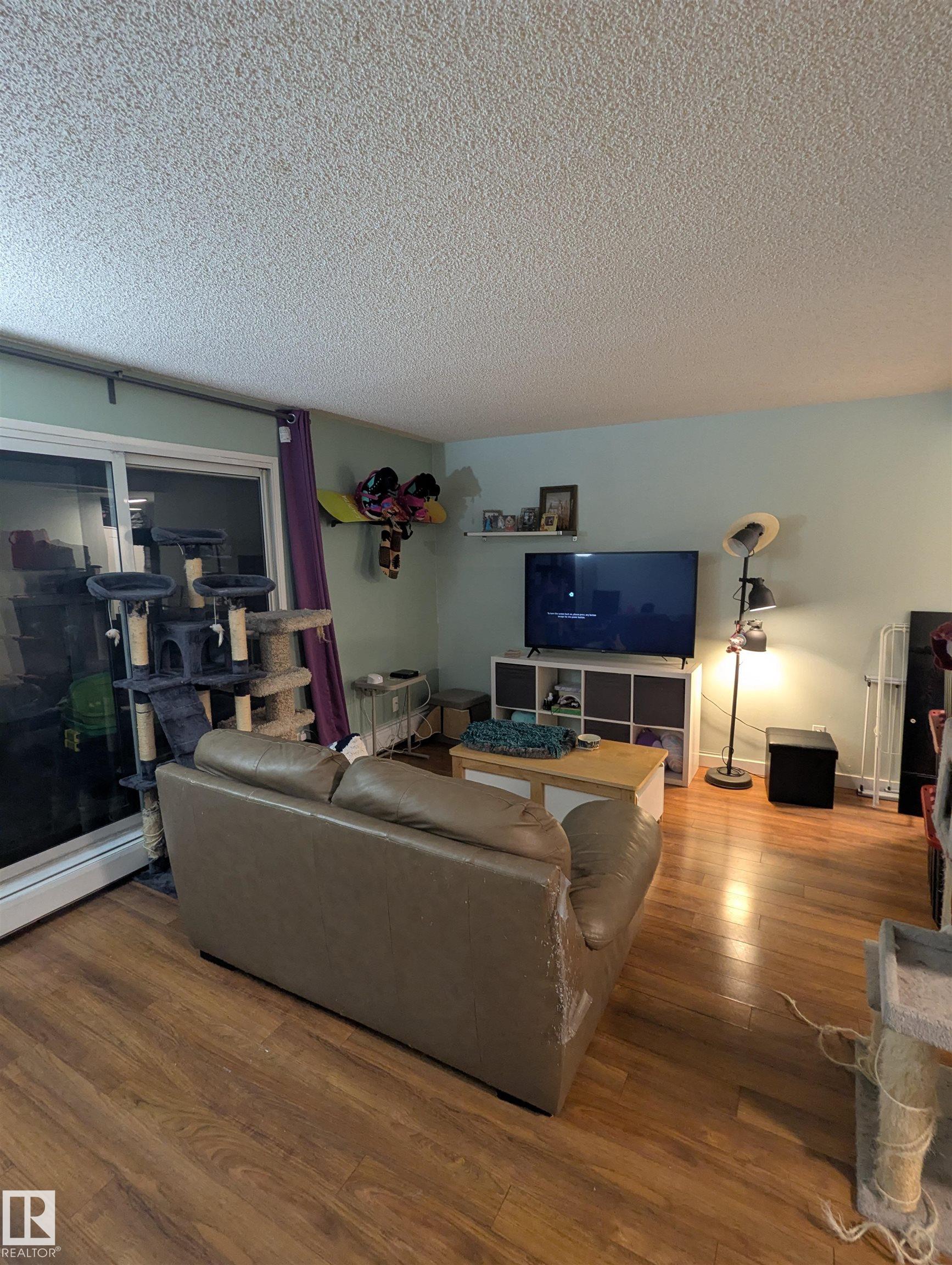 Photo 6 at 2 - 9140 149 Street NW, Jasper Park, Edmonton