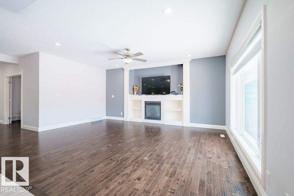 Photo 11 at 2212 22 Street NW, Laurel, Edmonton