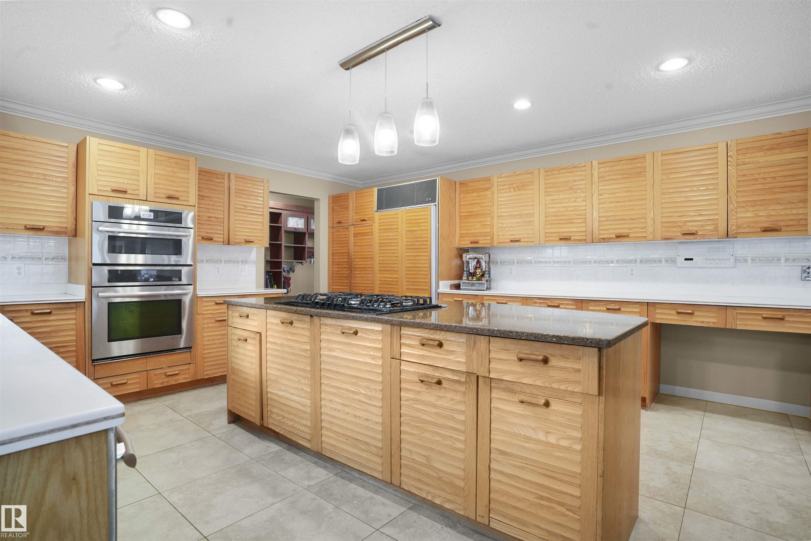 Photo 21 at 10815 Bearspaw Dr E NW, Bearspaw, Edmonton