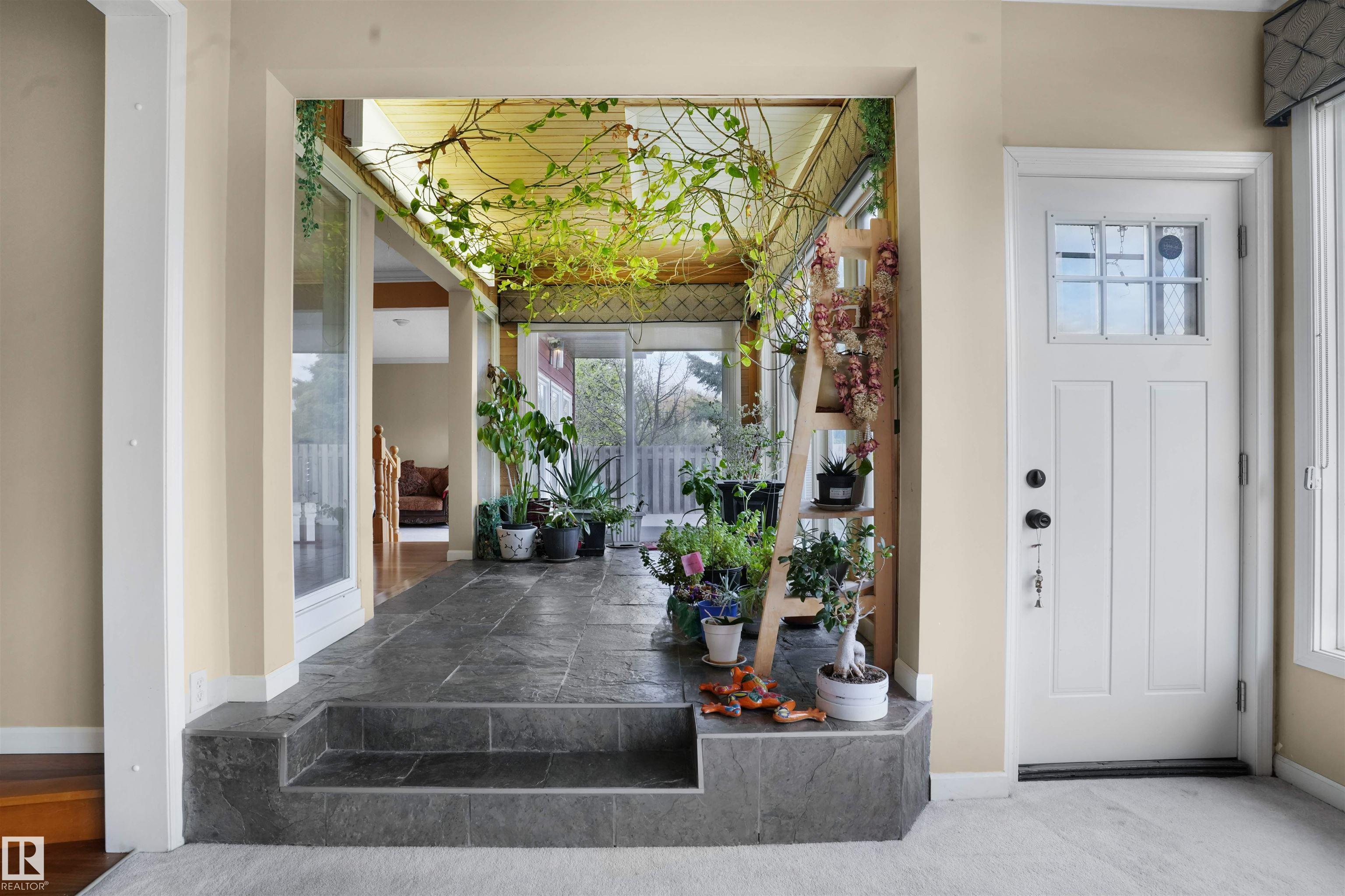 Photo 30 at 10815 Bearspaw Dr E NW, Bearspaw, Edmonton