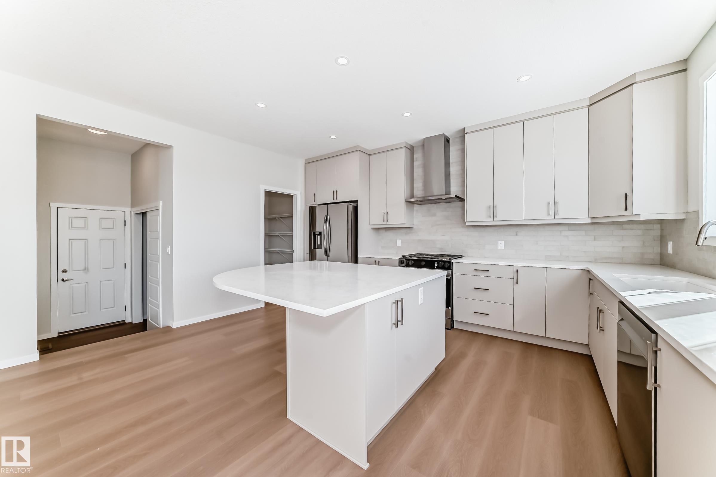 Photo 14 at 1516 206 Street NW, Stillwater, Edmonton