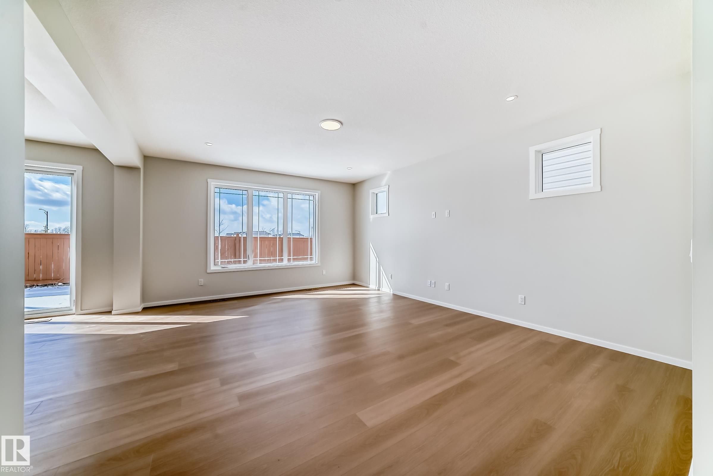 Photo 15 at 1516 206 Street NW, Stillwater, Edmonton