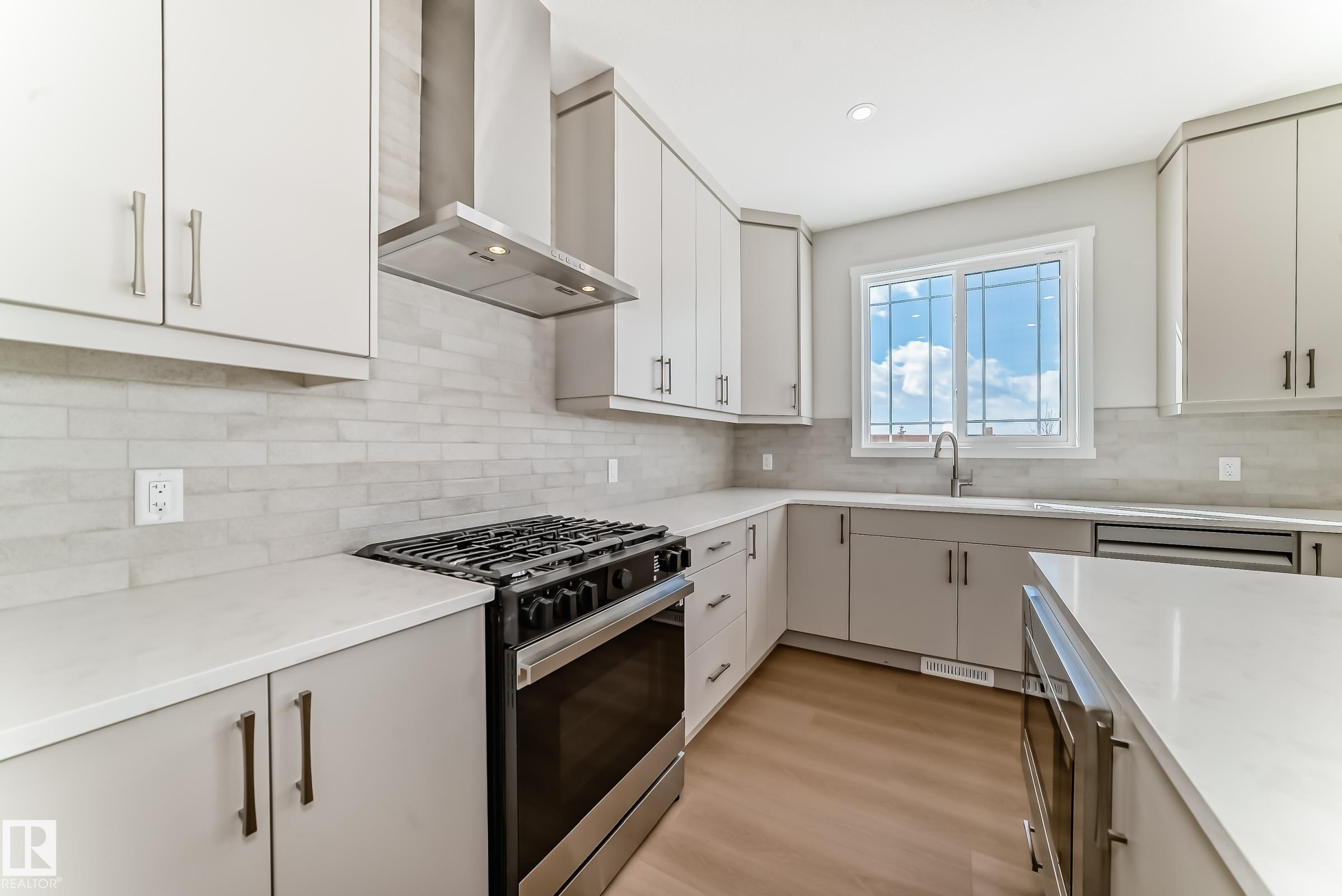 Photo 6 at 1516 206 Street NW, Stillwater, Edmonton