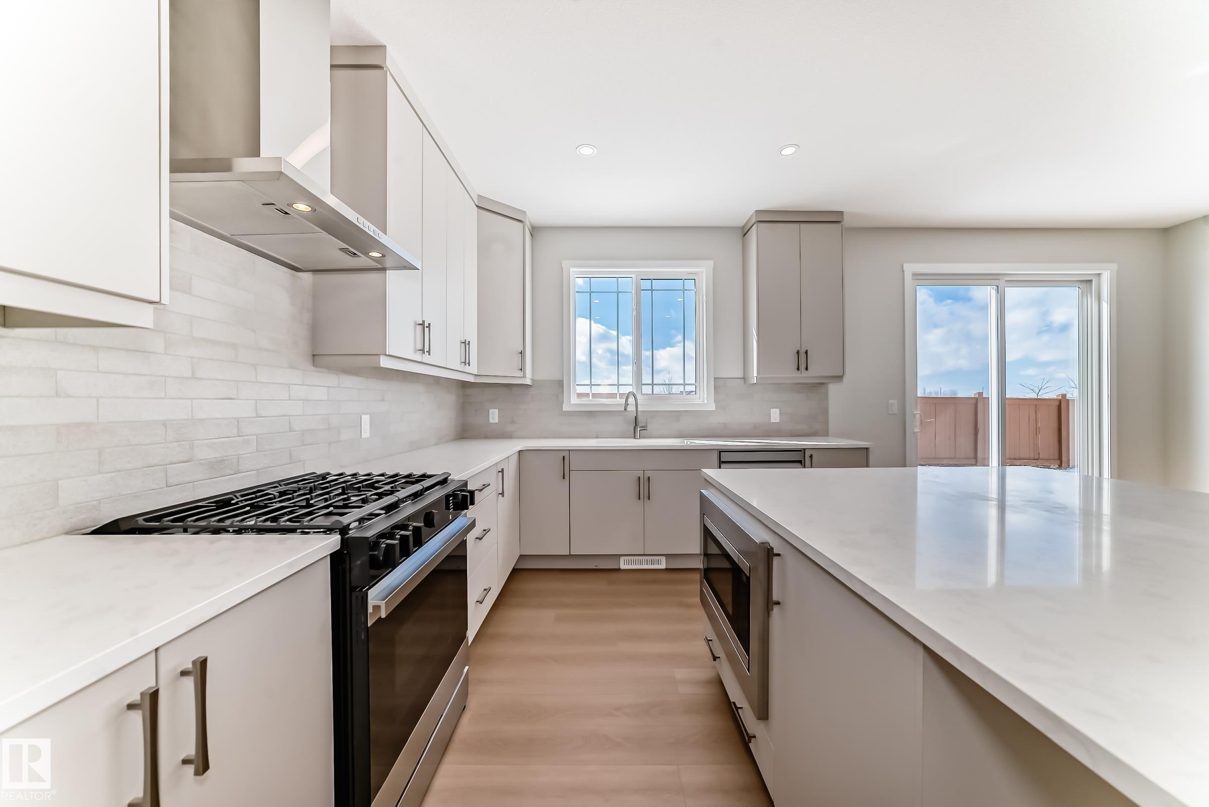 Photo 7 at 1516 206 Street NW, Stillwater, Edmonton