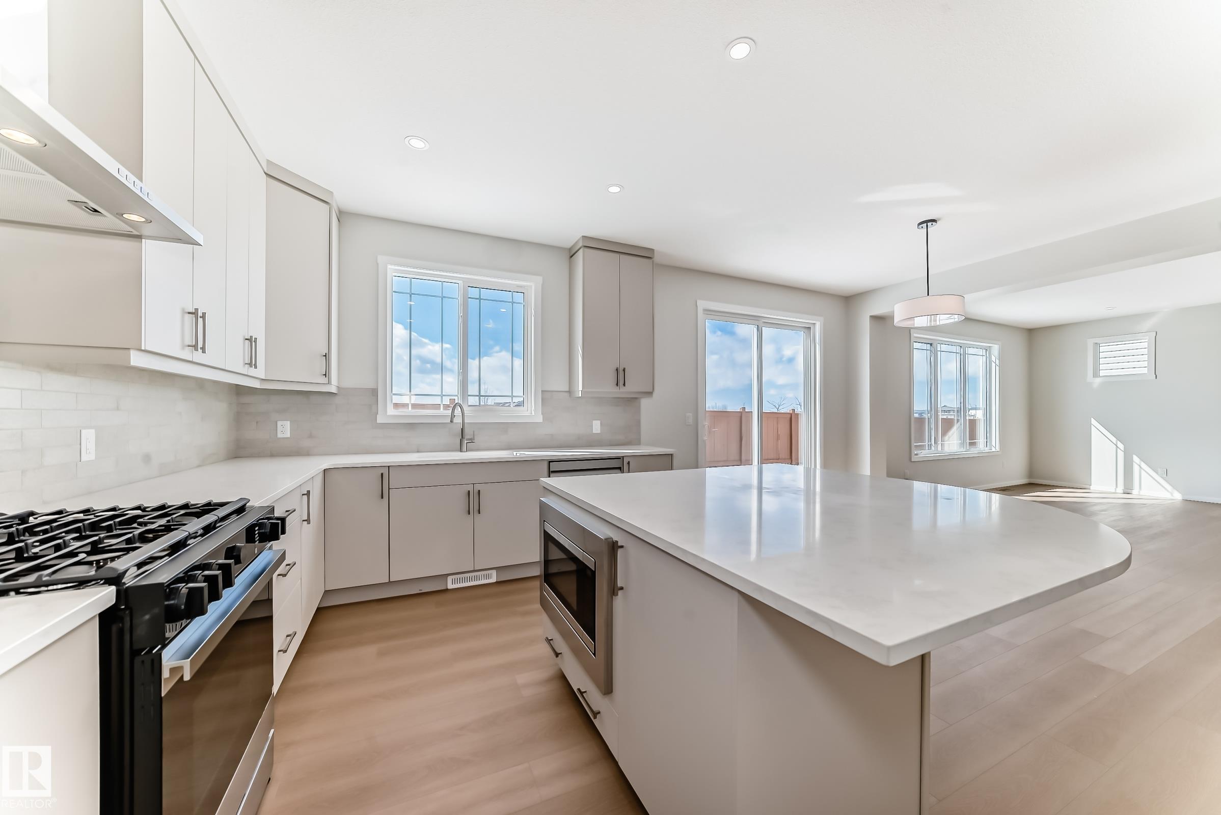 Photo 8 at 1516 206 Street NW, Stillwater, Edmonton