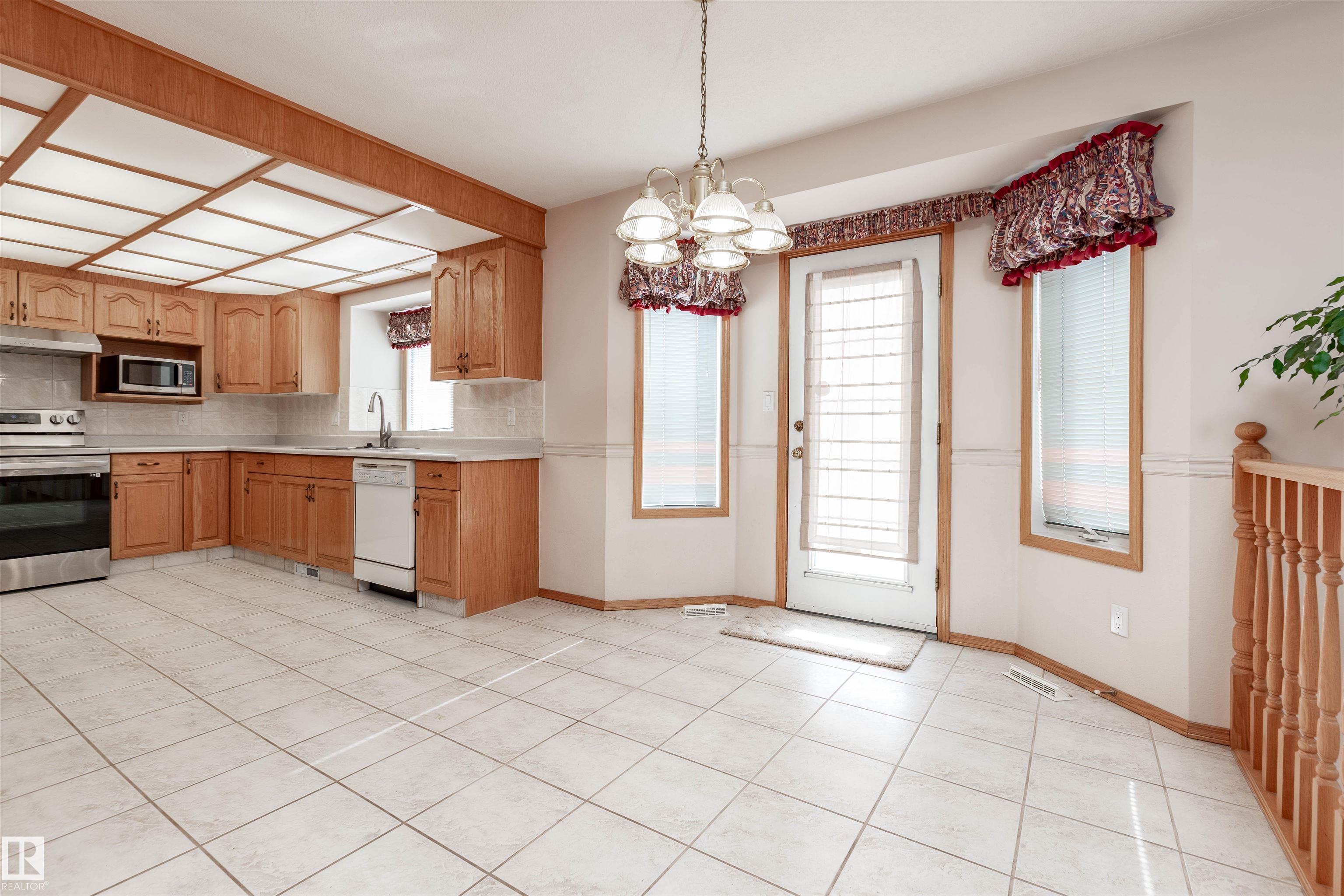 Photo 12 at 5735 161 Avenue NW, Hollick-Kenyon, Edmonton