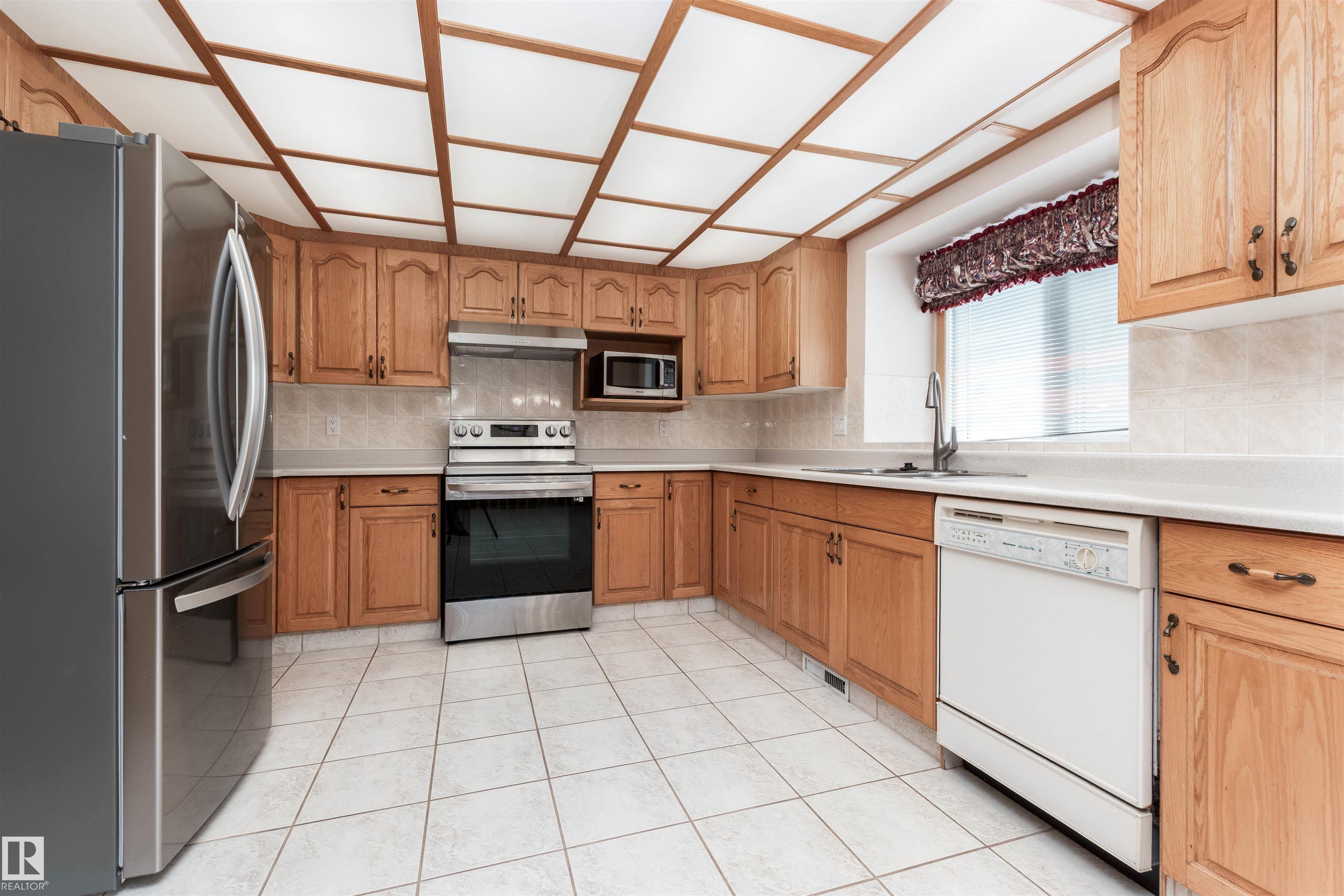 Photo 8 at 5735 161 Avenue NW, Hollick-Kenyon, Edmonton