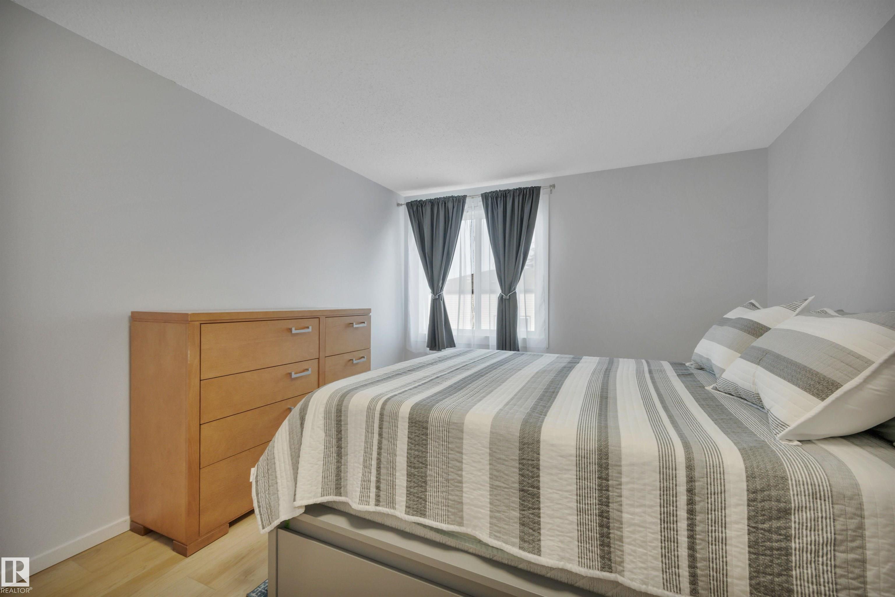 Photo 22 at 585 Knottwood Road W NW, Satoo, Edmonton