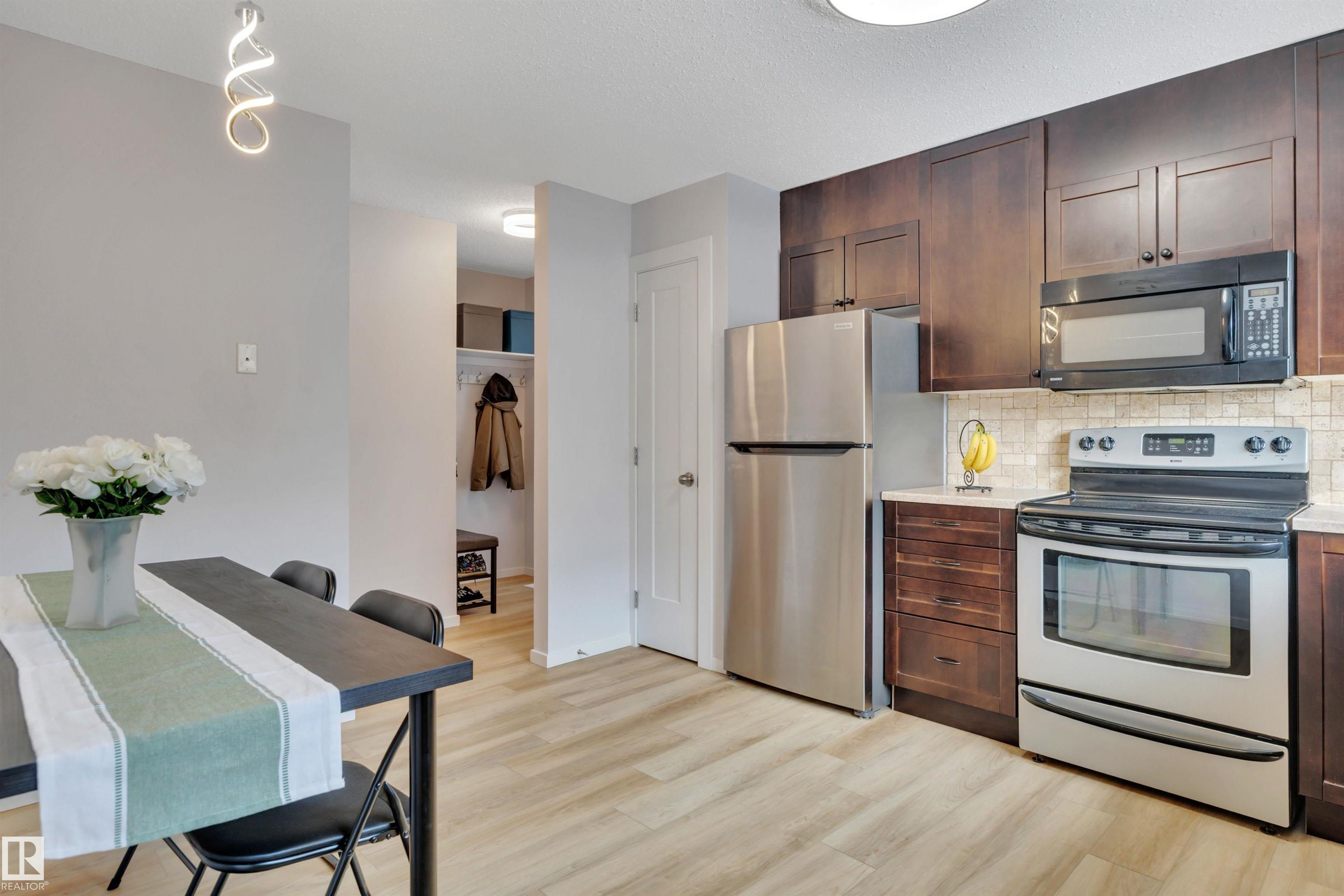 Photo 10 at 585 Knottwood Road W NW, Satoo, Edmonton