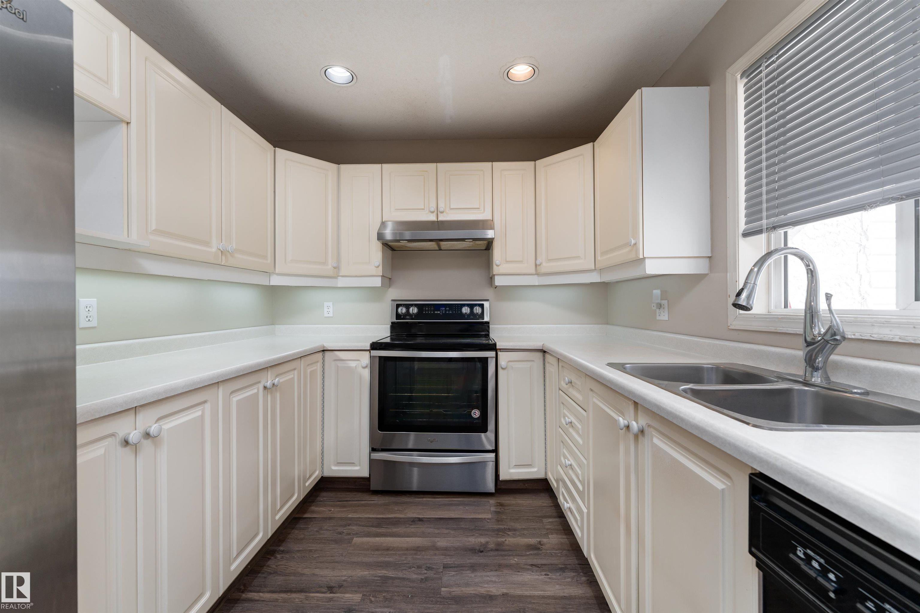 Photo 10 at 3 - 9703 174 Street NW, Terra Losa, Edmonton