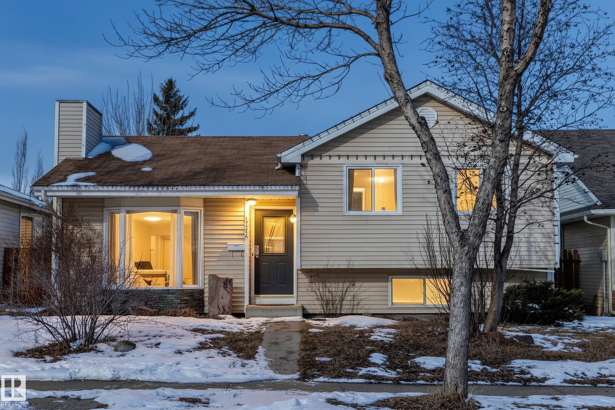 4224 30 Street NW, Larkspur, Edmonton