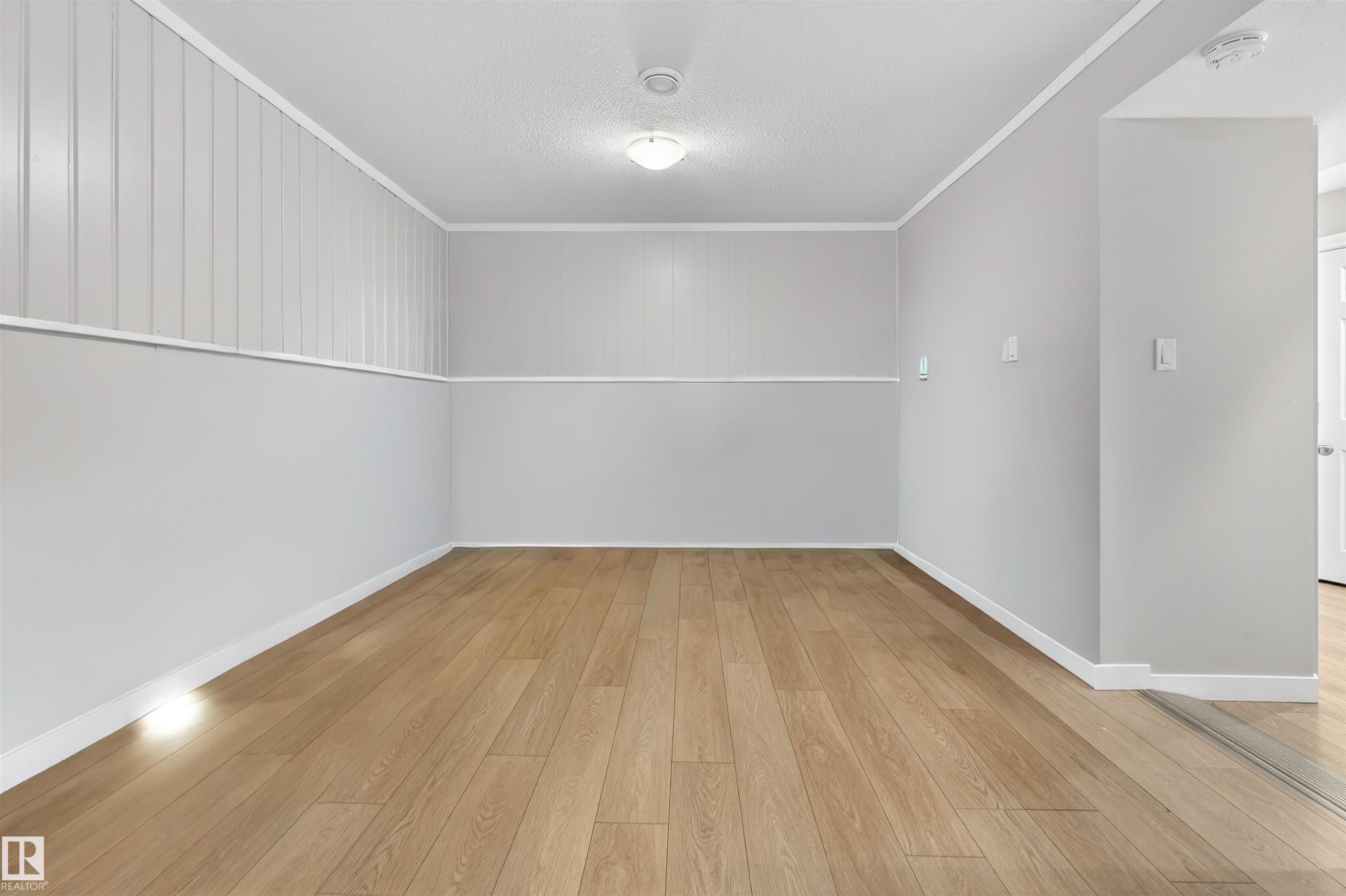 Photo 11 at 16 Mural Crescent, Mission, St. Albert